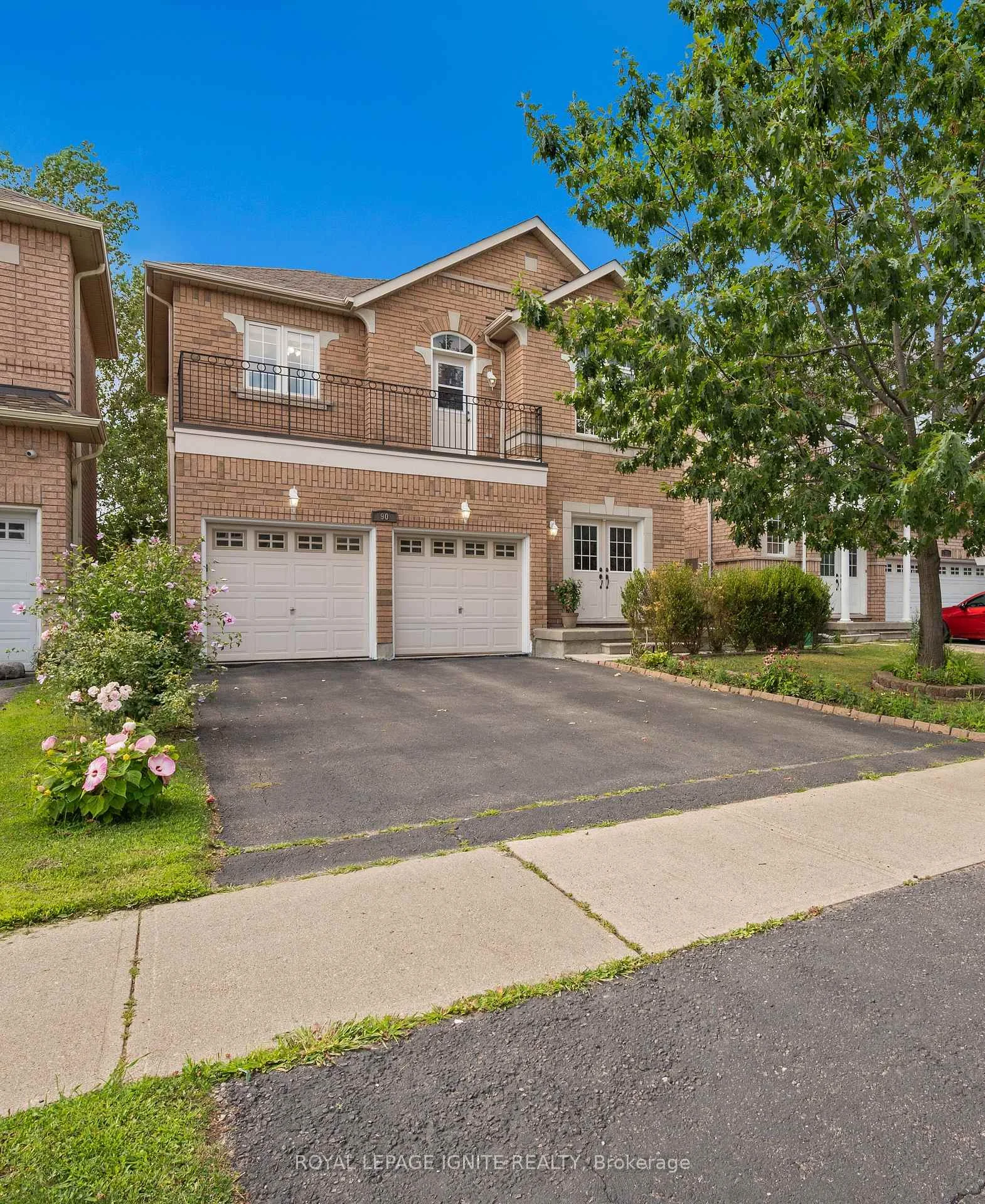 Photo 4 of 90 Sir Jacobs Crescent, Brampton, Fletcher's Meadow — HOMEH
