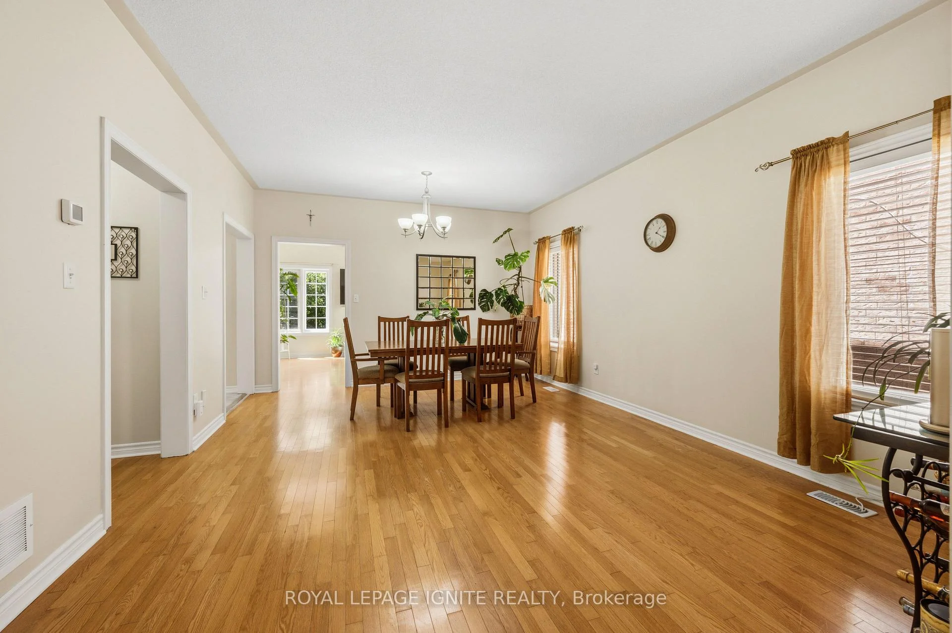 Photo 15 of 90 Sir Jacobs Crescent, Brampton, Fletcher's Meadow — HOMEH