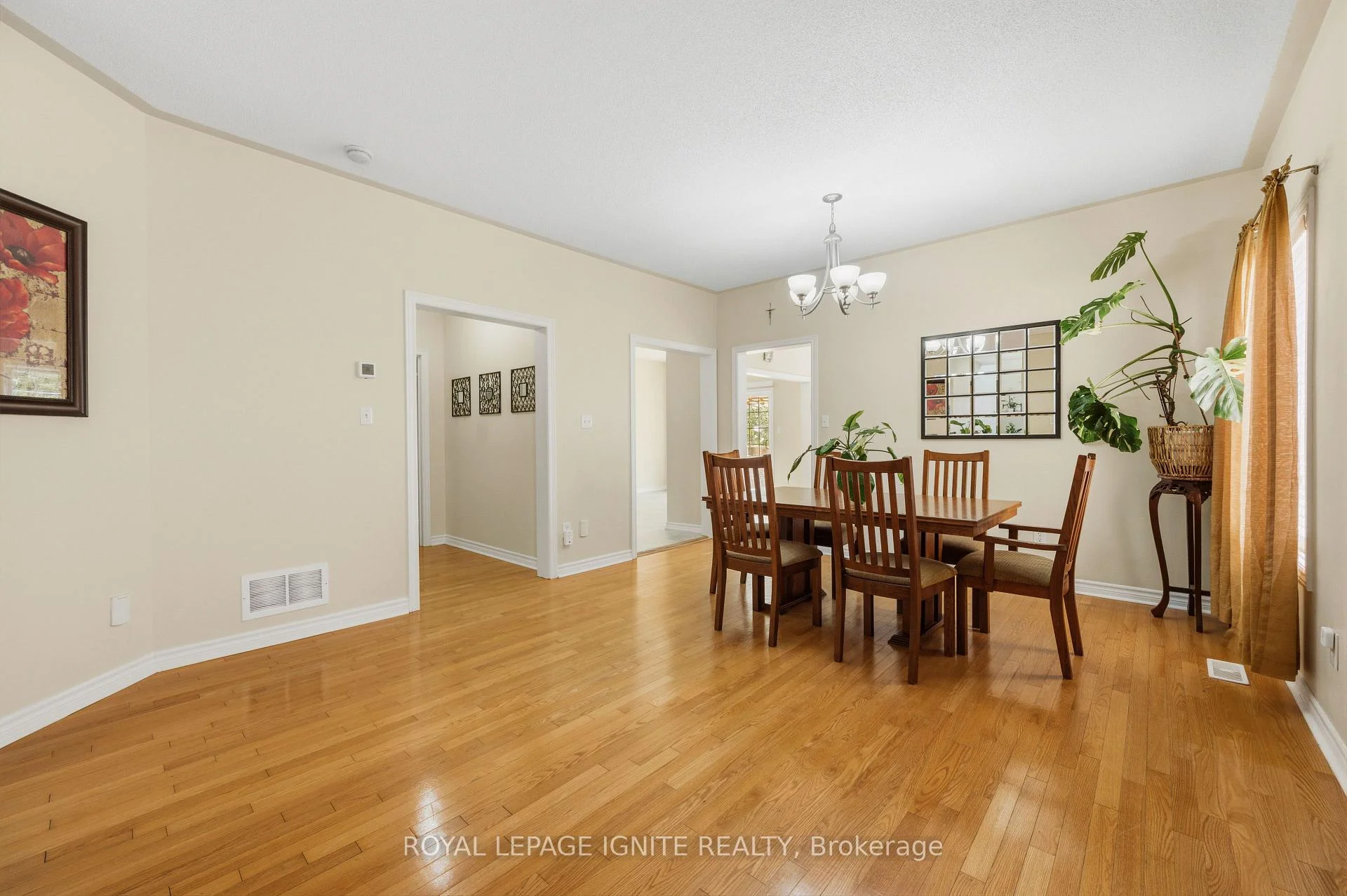Photo 17 of 90 Sir Jacobs Crescent, Brampton, Fletcher's Meadow — HOMEH