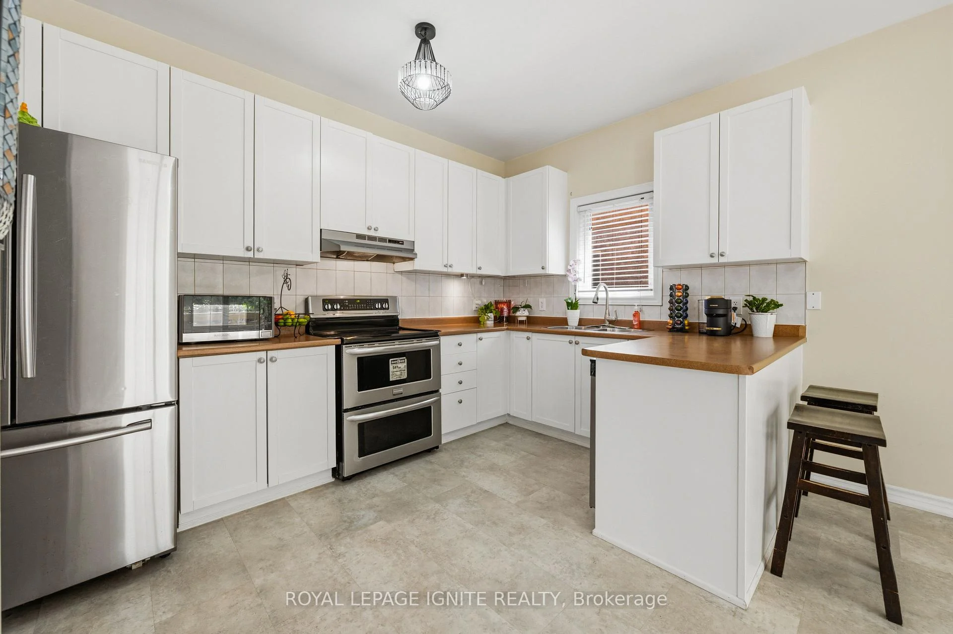 Photo 33 of 90 Sir Jacobs Crescent, Brampton, Fletcher's Meadow — HOMEH