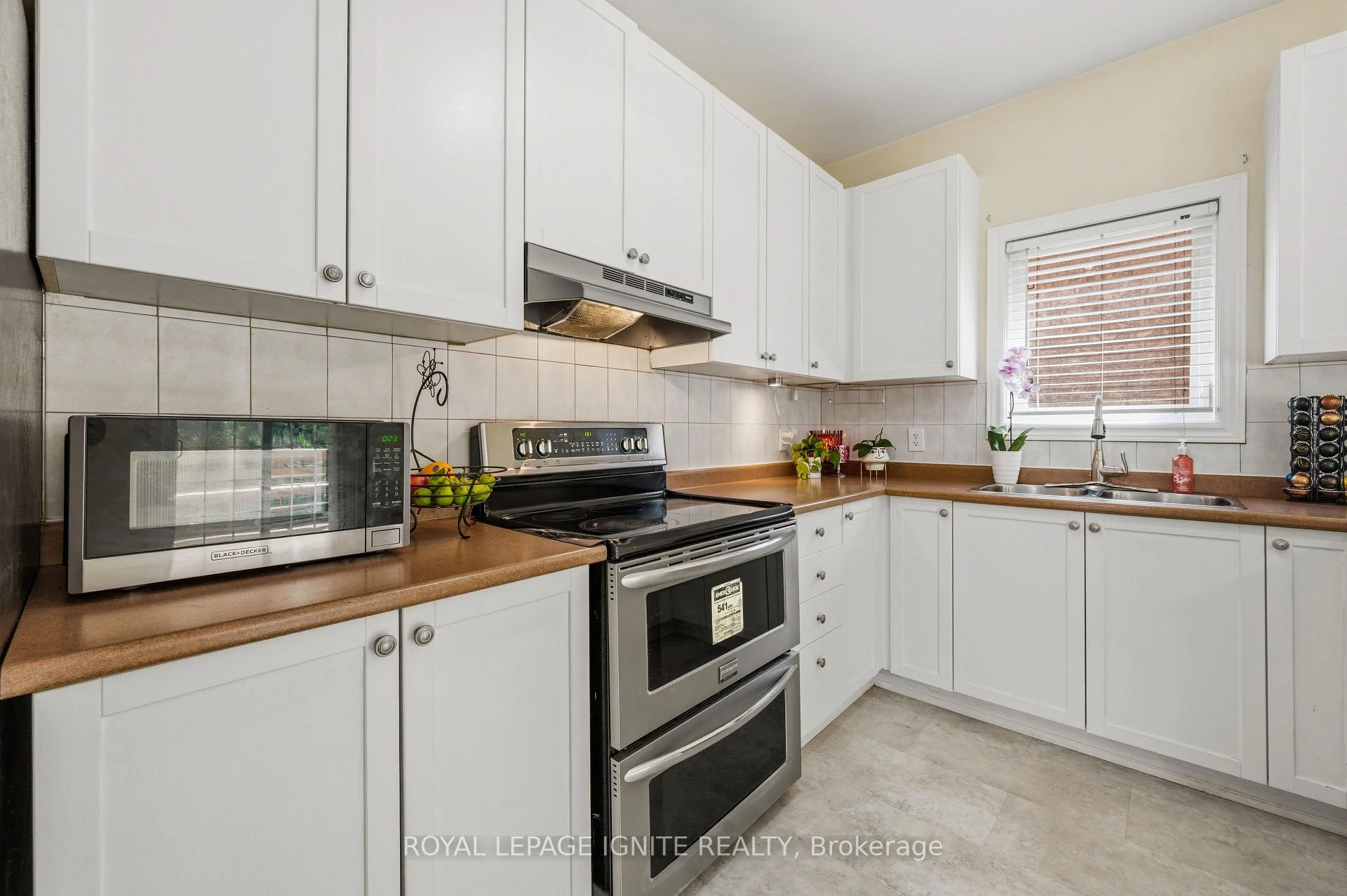 Photo 37 of 90 Sir Jacobs Crescent, Brampton, Fletcher's Meadow — HOMEH
