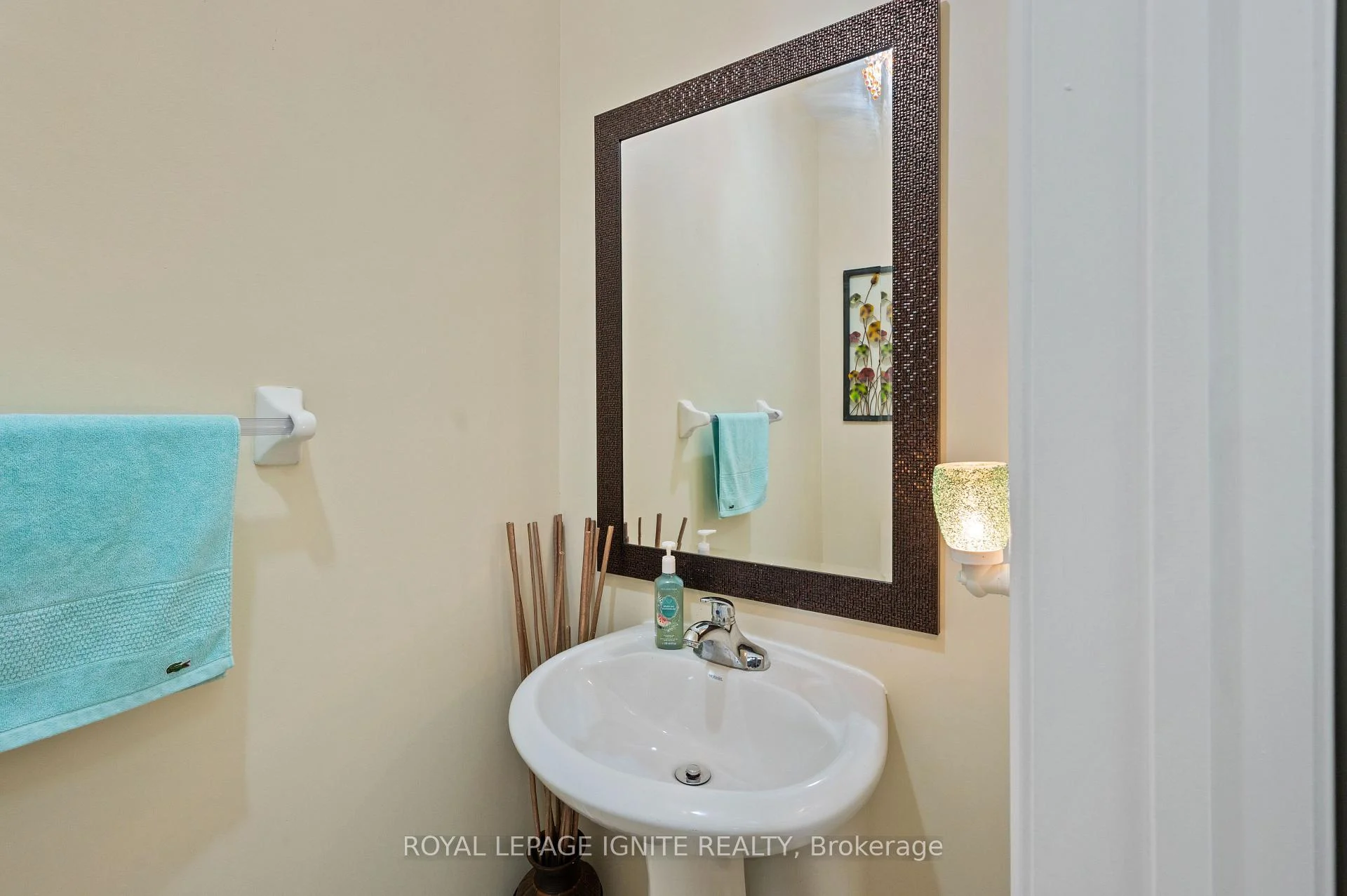 Photo 44 of 90 Sir Jacobs Crescent, Brampton, Fletcher's Meadow — HOMEH