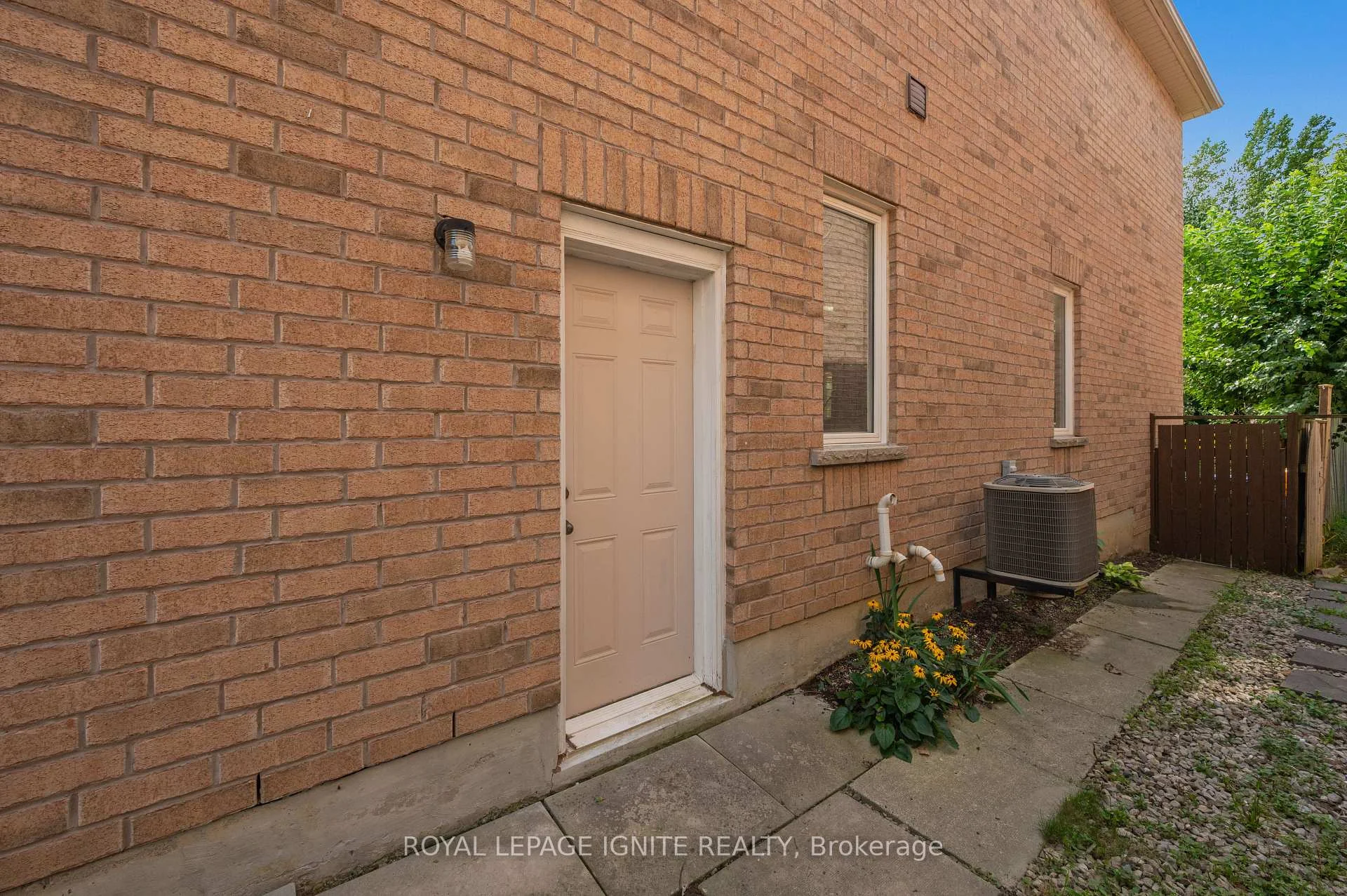 Photo 90 of 90 Sir Jacobs Crescent, Brampton, Fletcher's Meadow — HOMEH