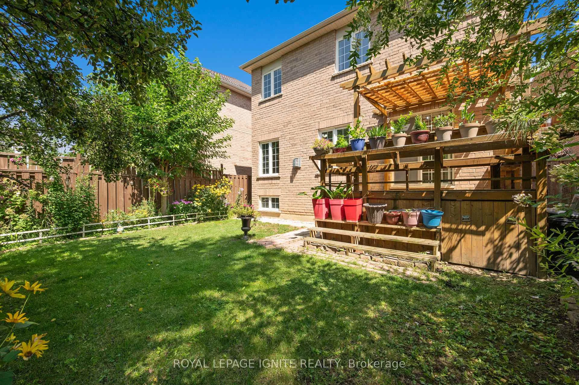 Photo 96 of 90 Sir Jacobs Crescent, Brampton, Fletcher's Meadow — HOMEH