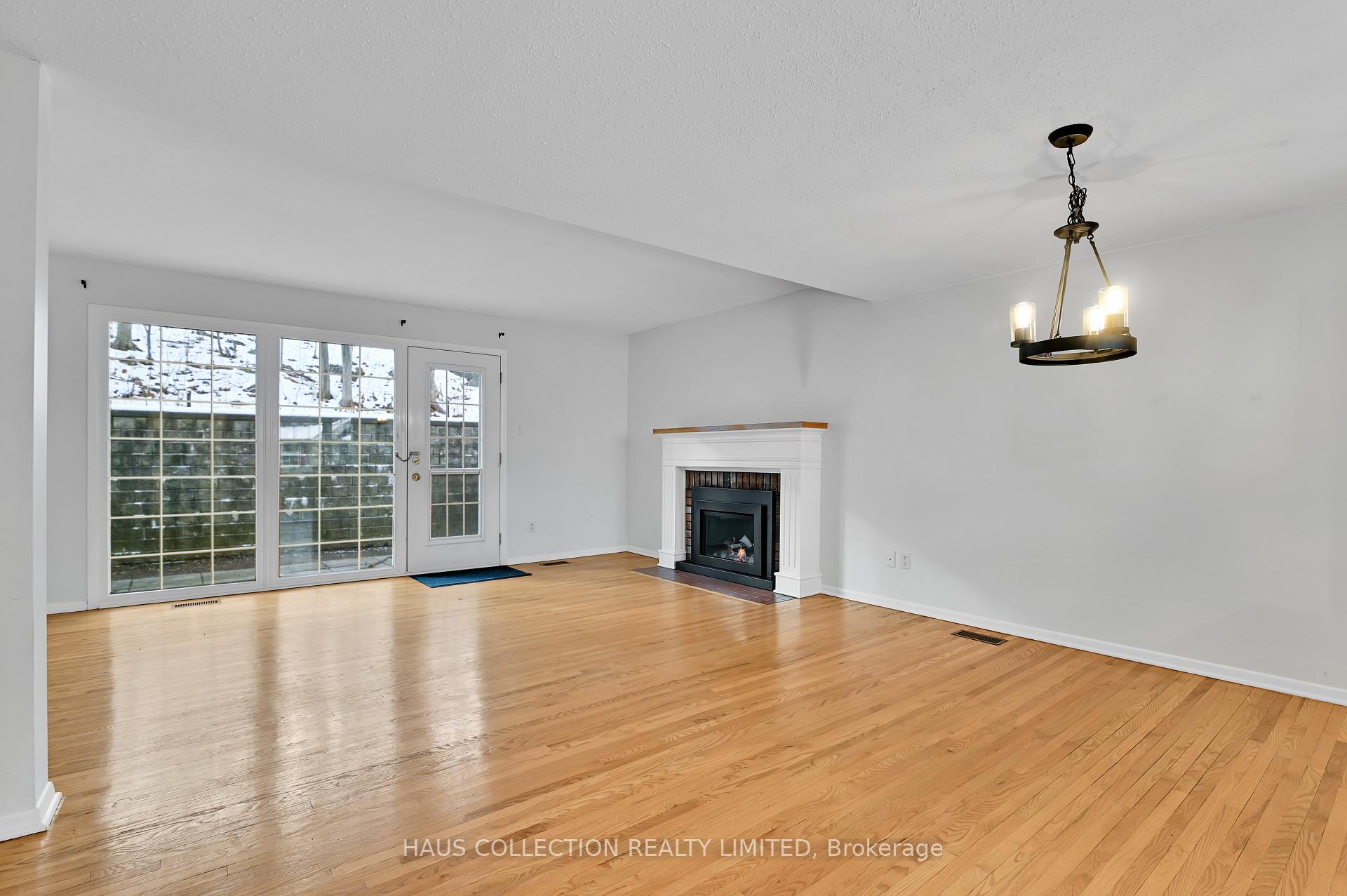 Photo 6 of 884 Walkley Road, Ottawa, Riverside Park South — HOMEH