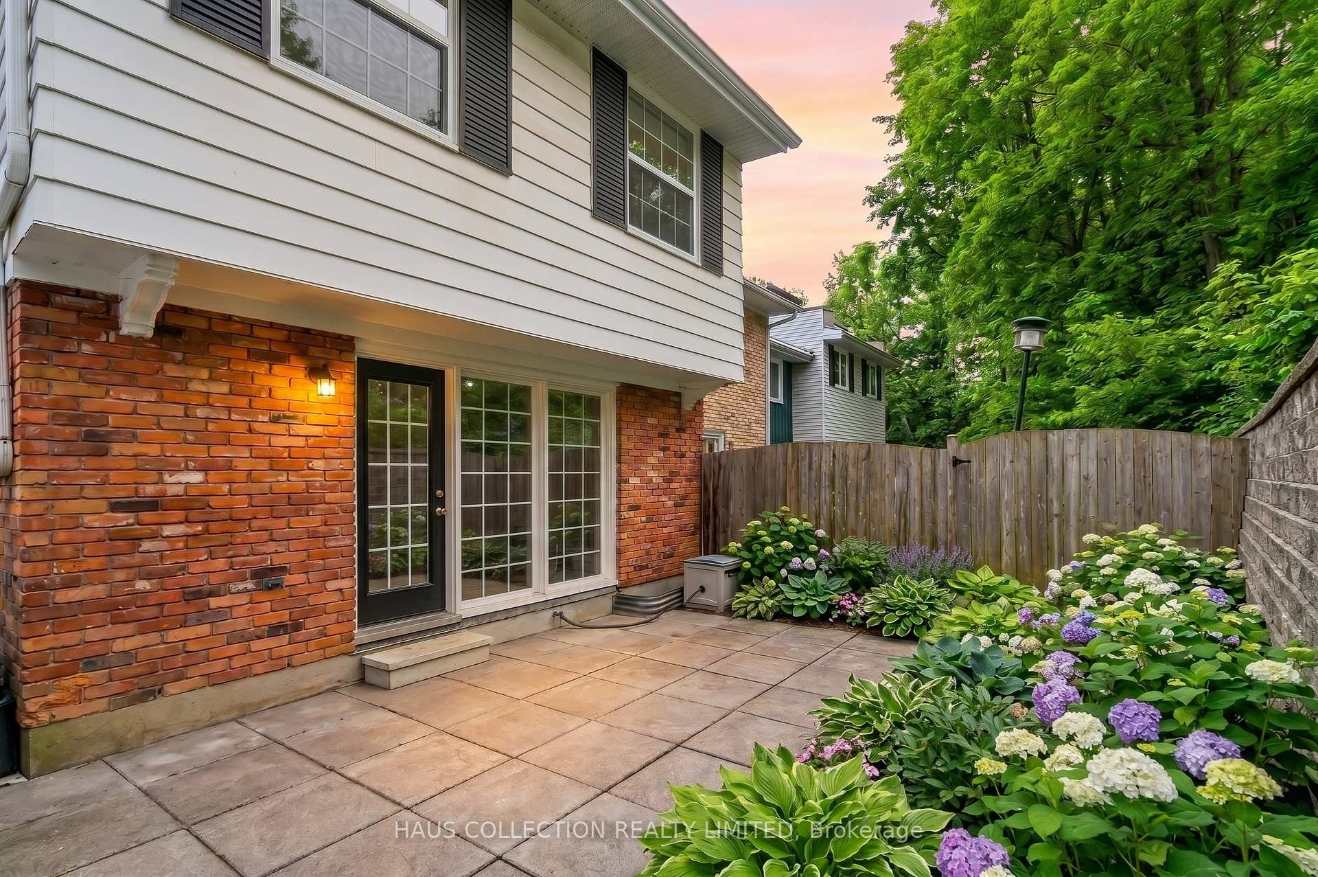 Photo 14 of 884 Walkley Road, Ottawa, Riverside Park South — HOMEH