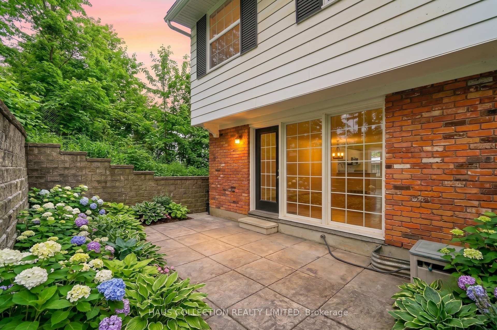 Photo 15 of 884 Walkley Road, Ottawa, Riverside Park South — HOMEH