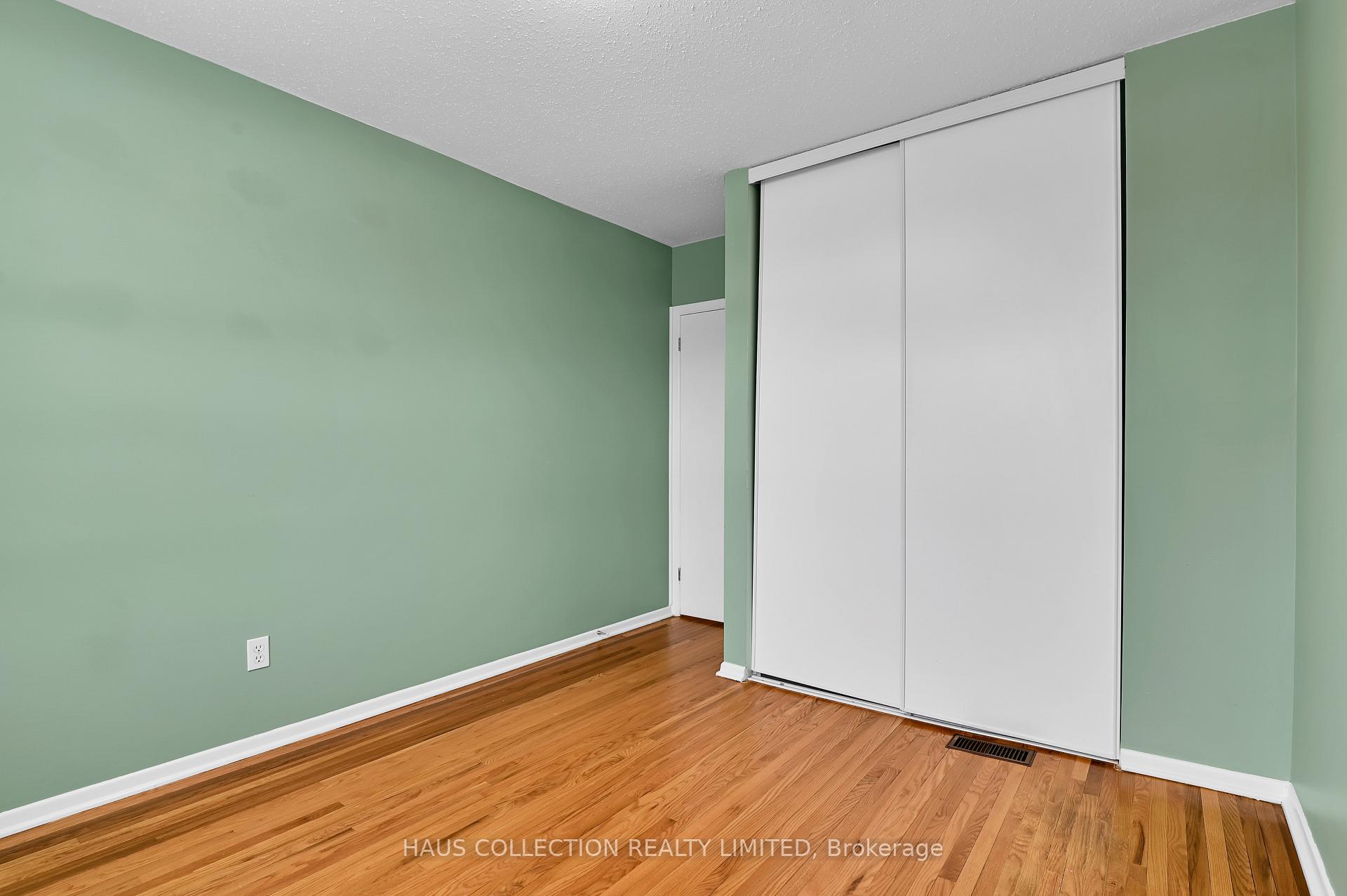 Photo 25 of 884 Walkley Road, Ottawa, Riverside Park South — HOMEH