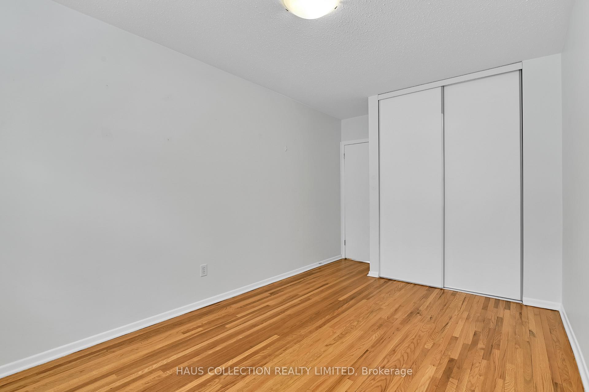 Photo 31 of 884 Walkley Road, Ottawa, Riverside Park South — HOMEH