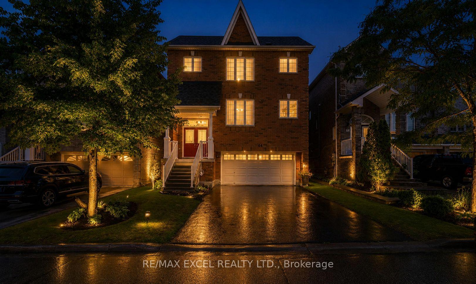 Photo 1 of 44 Matthew Boyd Crescent, Newmarket, Woodland Hill — HOMEH