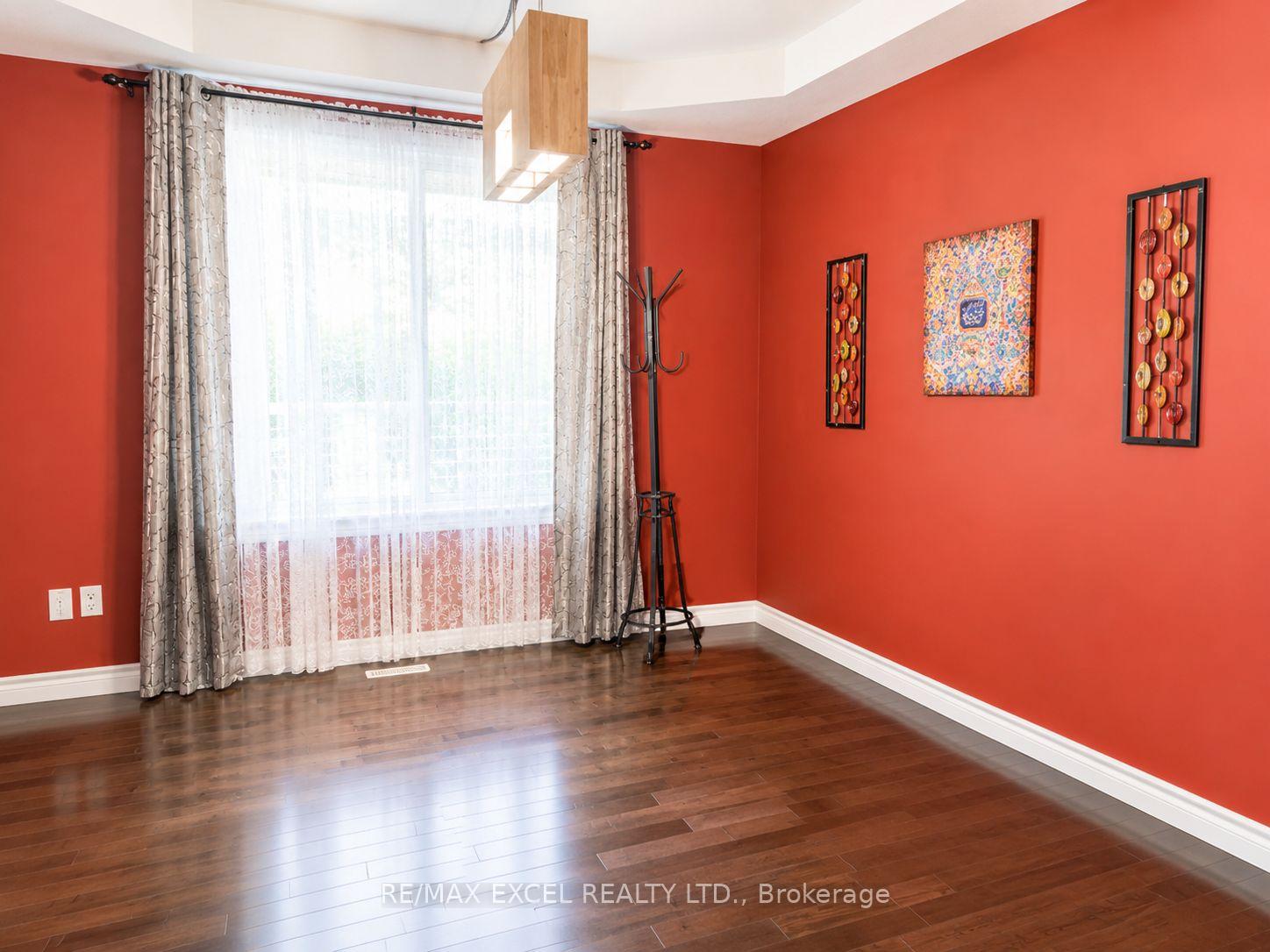 Photo 7 of 44 Matthew Boyd Crescent, Newmarket, Woodland Hill — HOMEH
