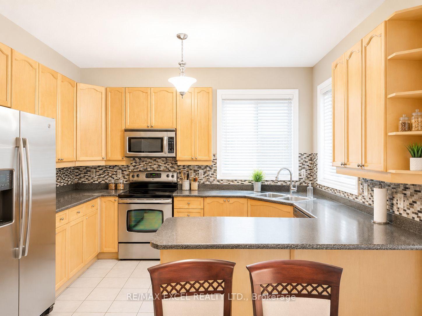 Photo 9 of 44 Matthew Boyd Crescent, Newmarket, Woodland Hill — HOMEH