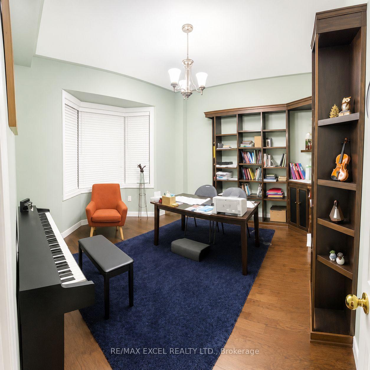 Photo 13 of 44 Matthew Boyd Crescent, Newmarket, Woodland Hill — HOMEH