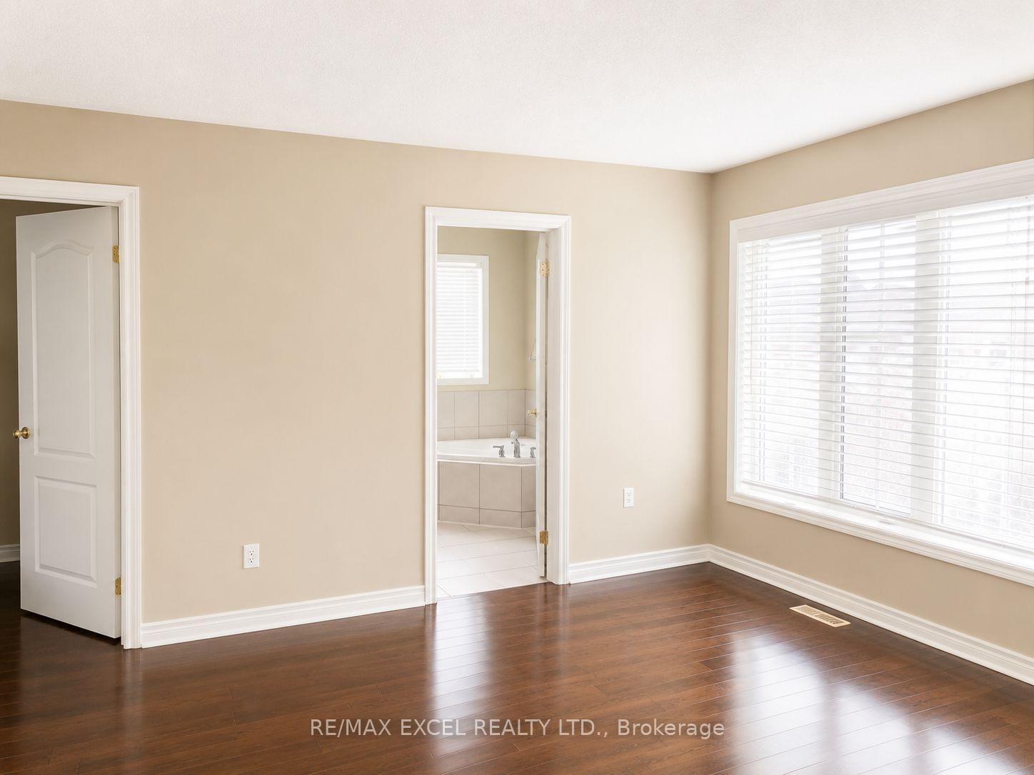 Photo 16 of 44 Matthew Boyd Crescent, Newmarket, Woodland Hill — HOMEH