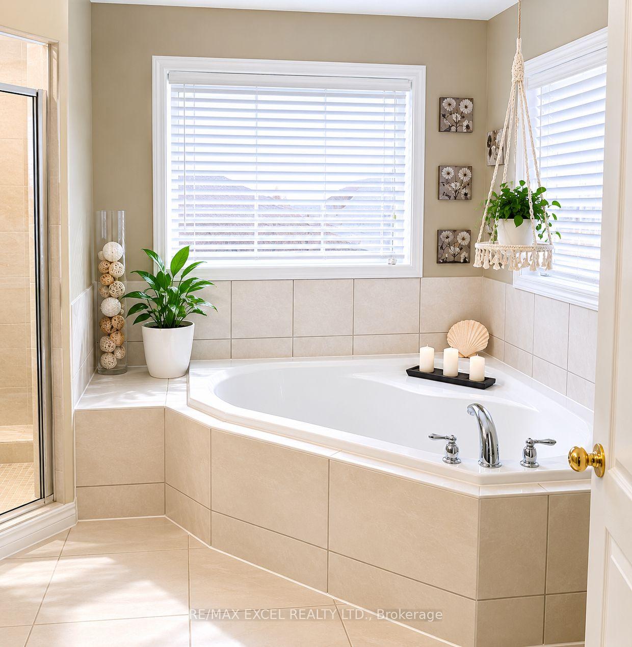 Photo 18 of 44 Matthew Boyd Crescent, Newmarket, Woodland Hill — HOMEH