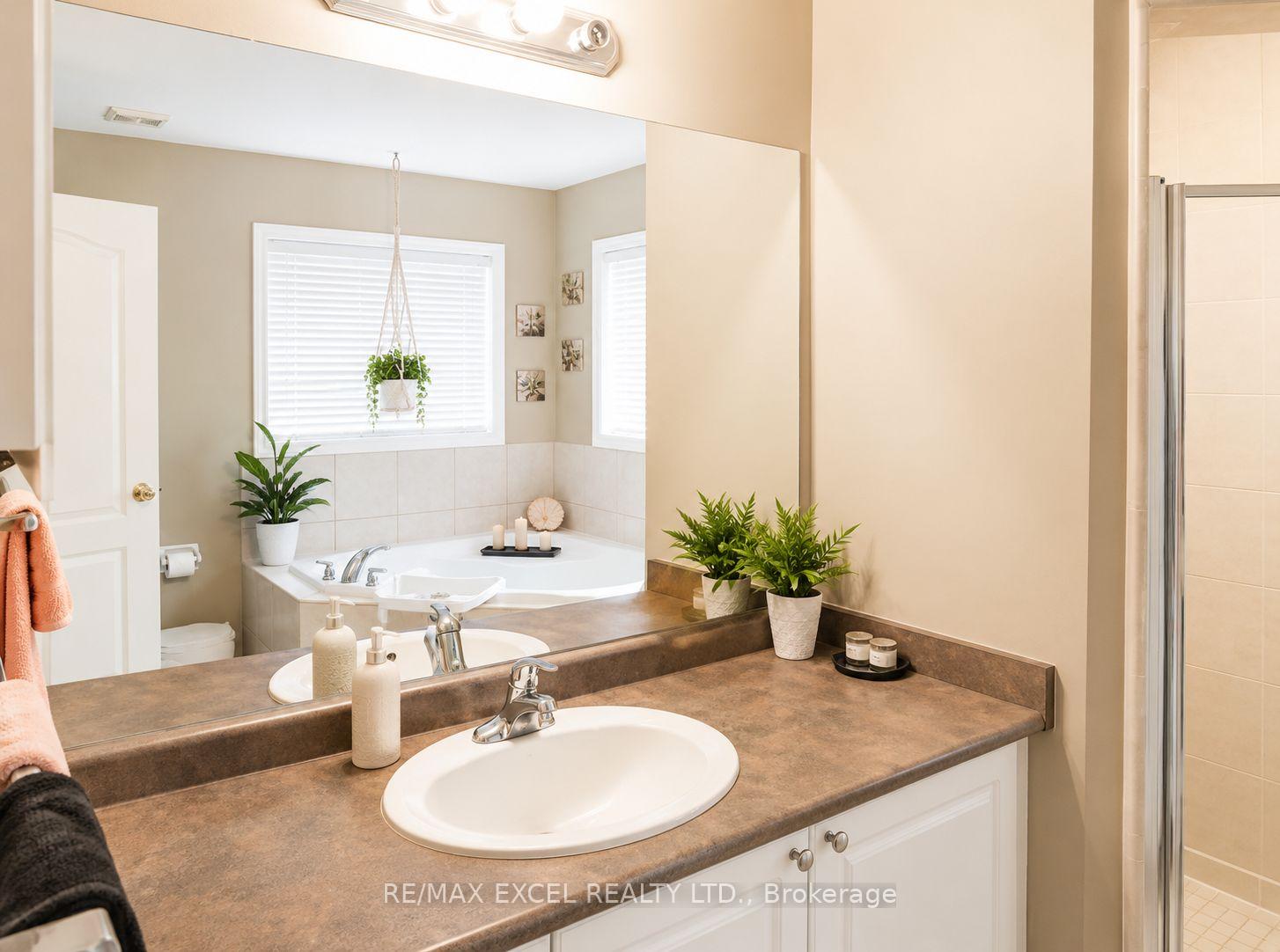 Photo 21 of 44 Matthew Boyd Crescent, Newmarket, Woodland Hill — HOMEH