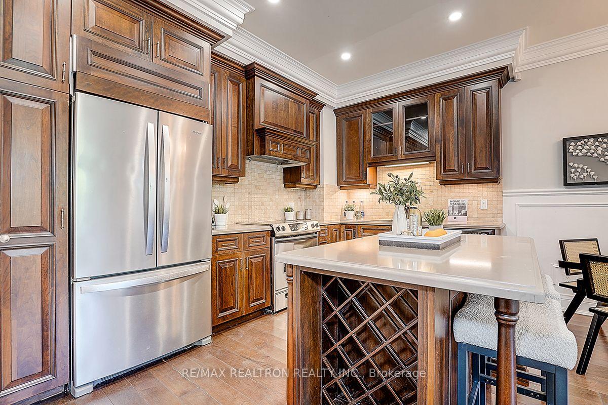 Photo 14 of 274 Duplex Avenue, North York, Newtonbrook West — HOMEH