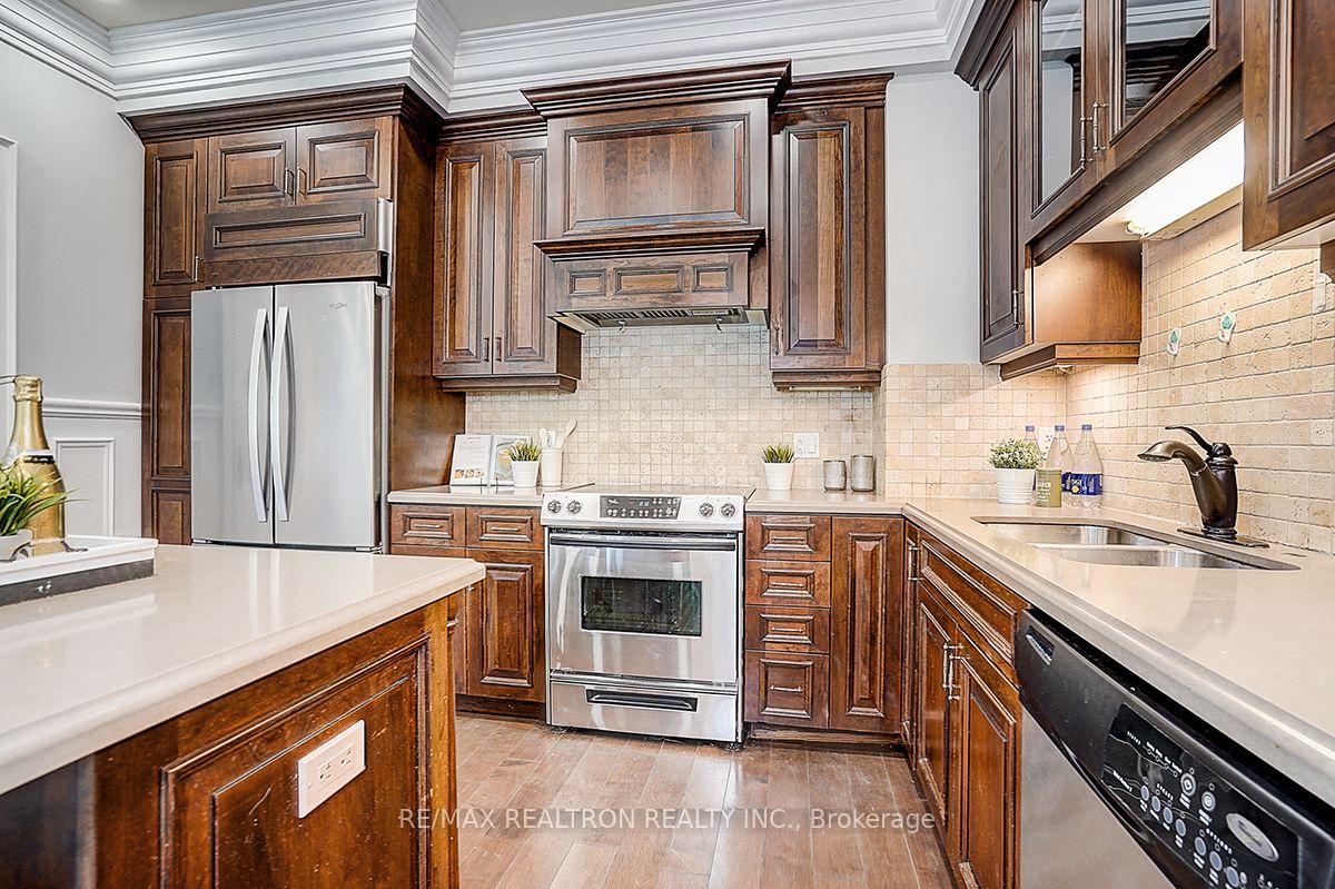 Photo 17 of 274 Duplex Avenue, North York, Newtonbrook West — HOMEH