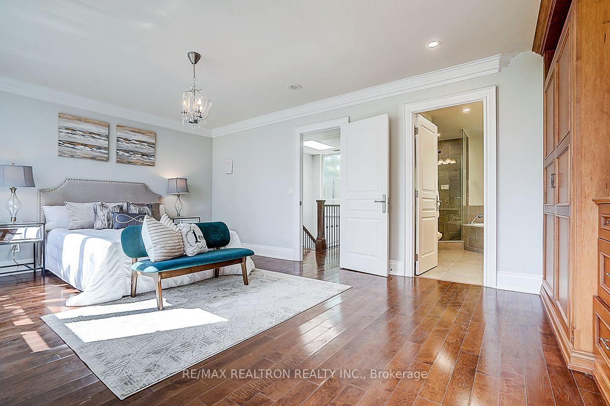 Photo 33 of 274 Duplex Avenue, North York, Newtonbrook West — HOMEH
