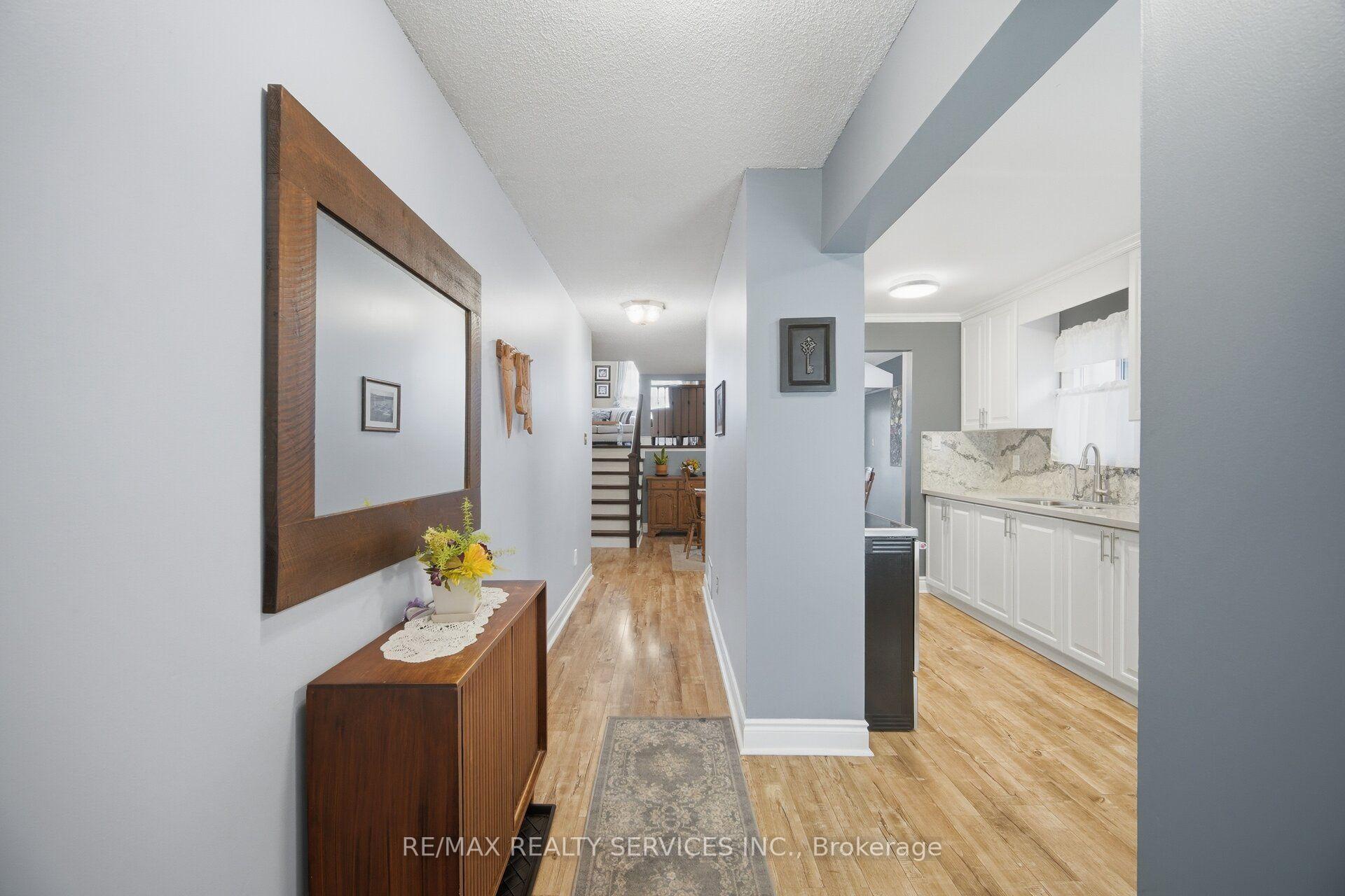 Photo 6 of 152 Weybridge Trail, Brampton, Madoc — HOMEH