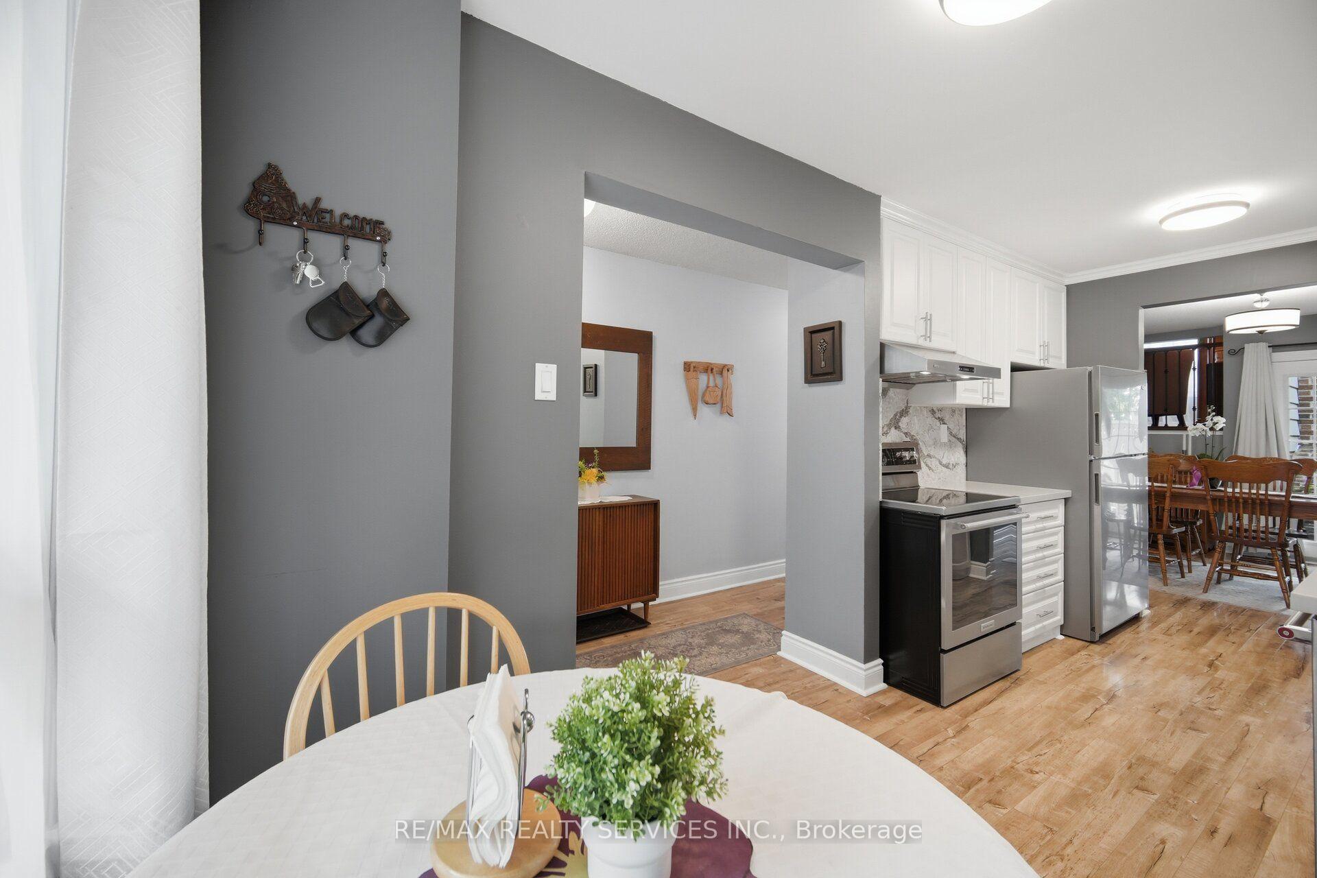 Photo 8 of 152 Weybridge Trail, Brampton, Madoc — HOMEH