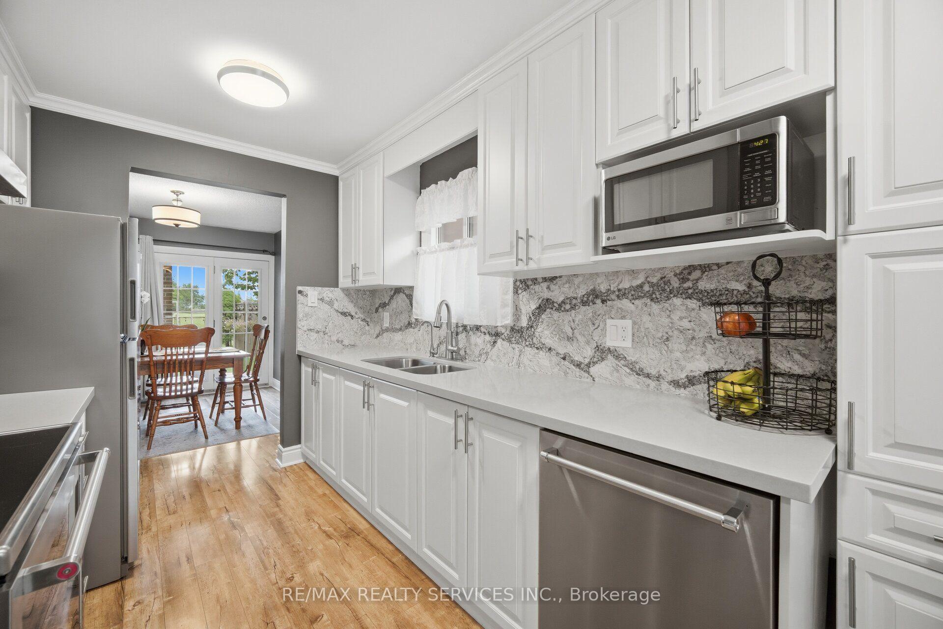Photo 10 of 152 Weybridge Trail, Brampton, Madoc — HOMEH