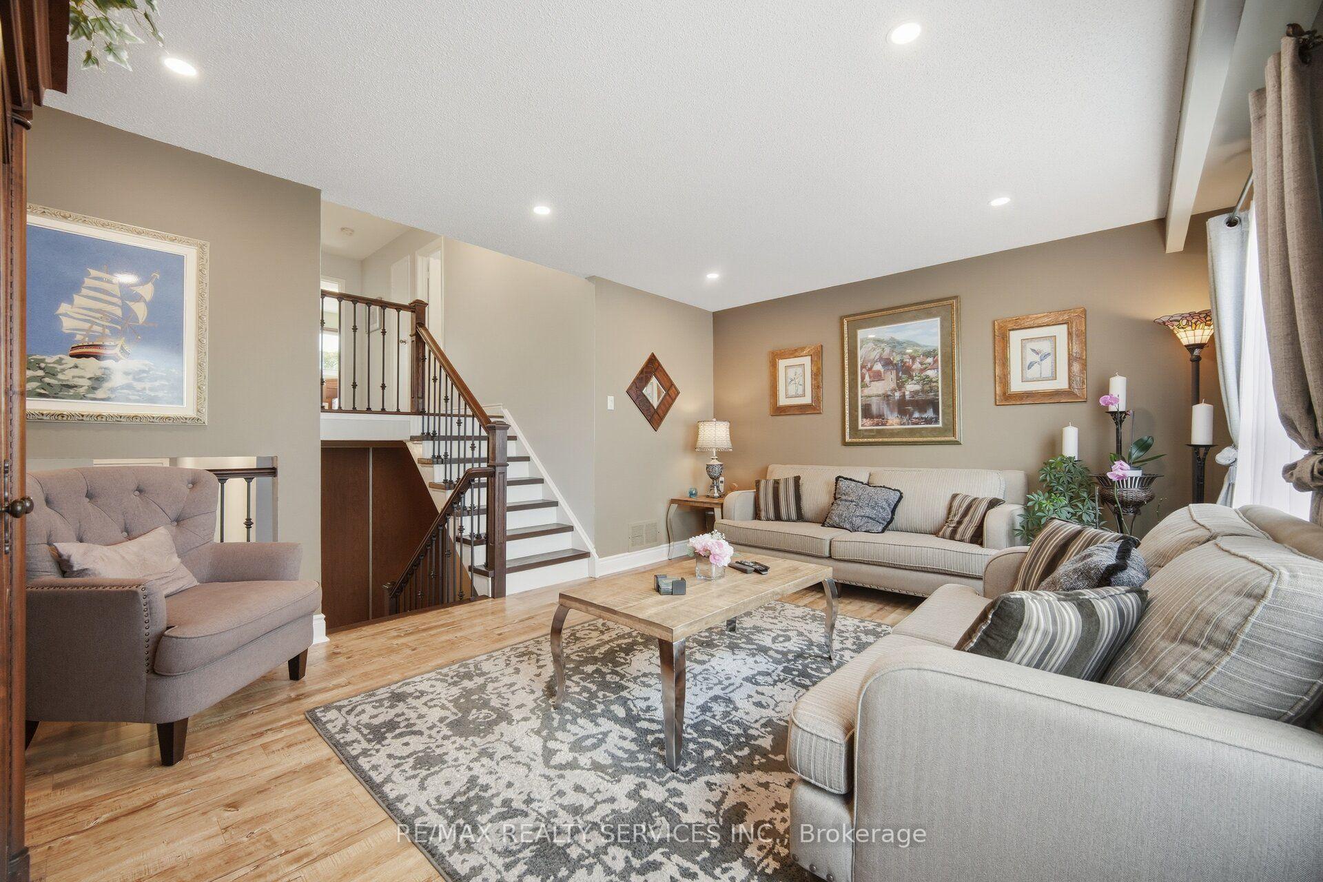 Photo 16 of 152 Weybridge Trail, Brampton, Madoc — HOMEH