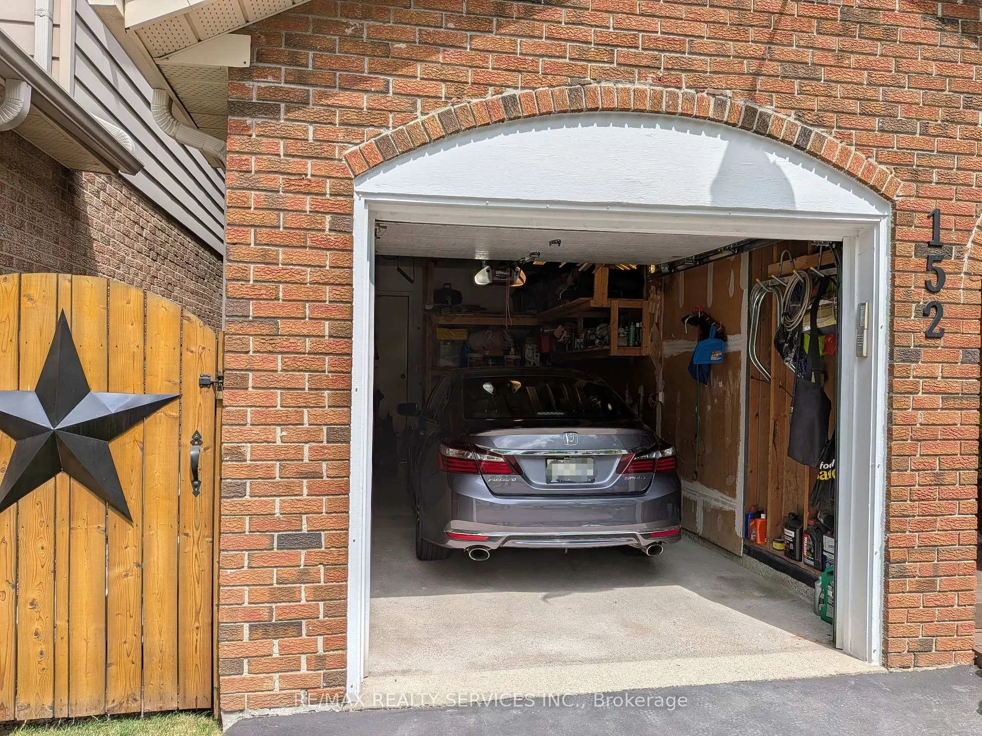 Photo 4 of 152 Weybridge Trail, Brampton, Madoc — HOMEH