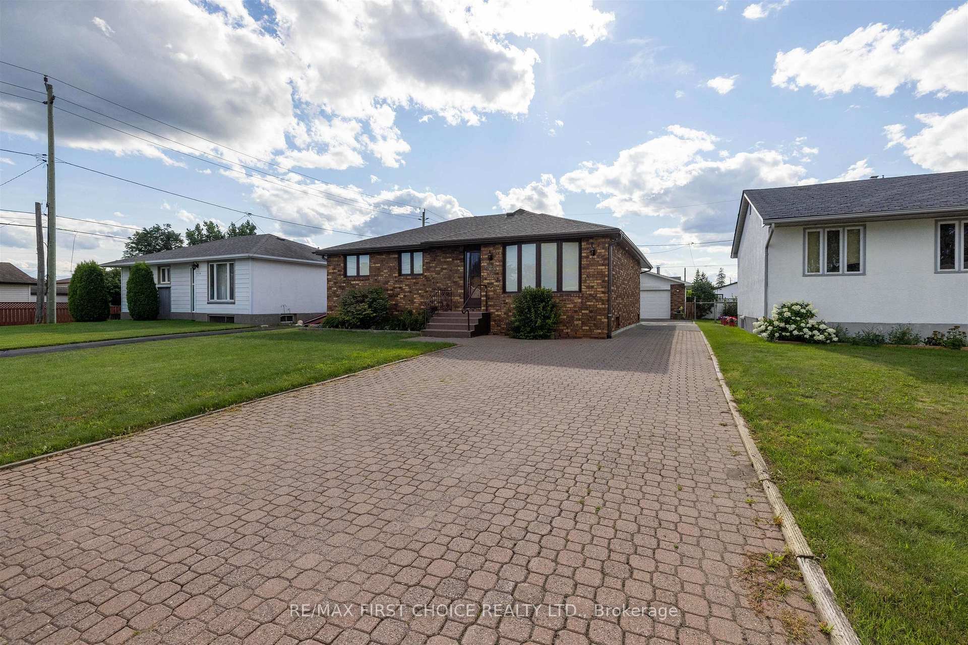 Photo 1 of 935 Crawford Place, Thunder Bay, Westfort — HOMEH