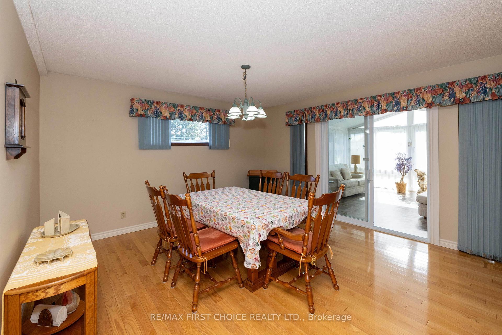 Photo 13 of 935 Crawford Place, Thunder Bay, Westfort — HOMEH