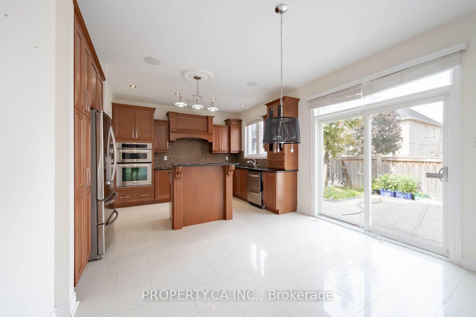 Photo 9 of 3 Shortreed Grove, Brampton, Sandringham-Wellington — HOMEH