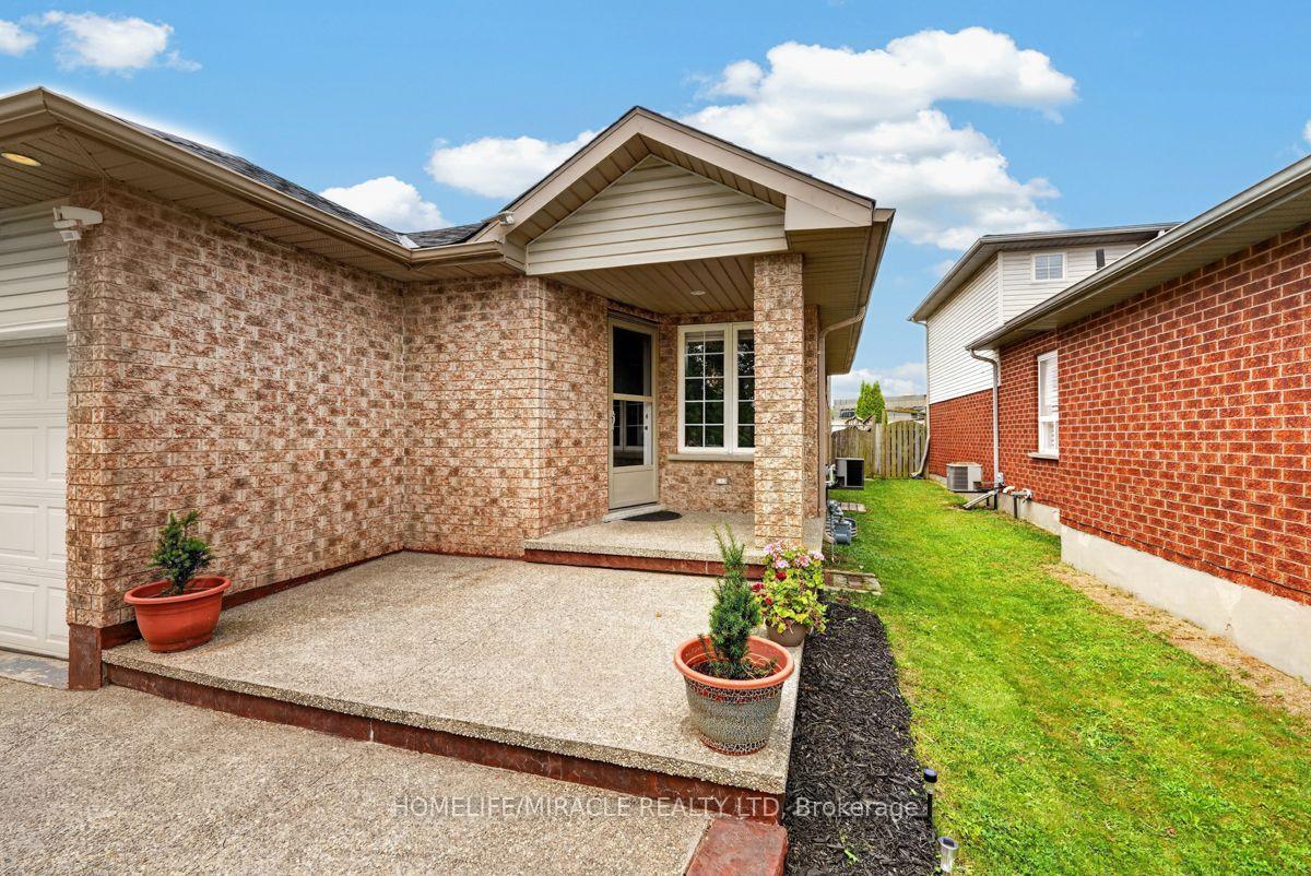 Photo 37 of 125 Hawkins Drive, Cambridge, Fiddlesticks — HOMEH
