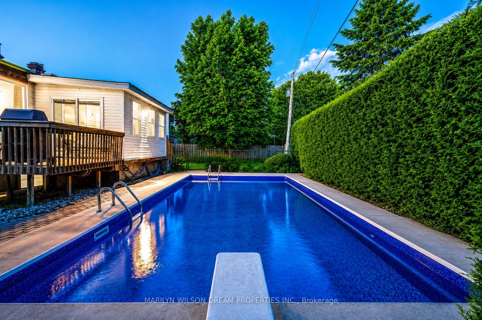 Photo 2 of 20 Coolbrook Crescent, Ottawa, Munster — HOMEH
