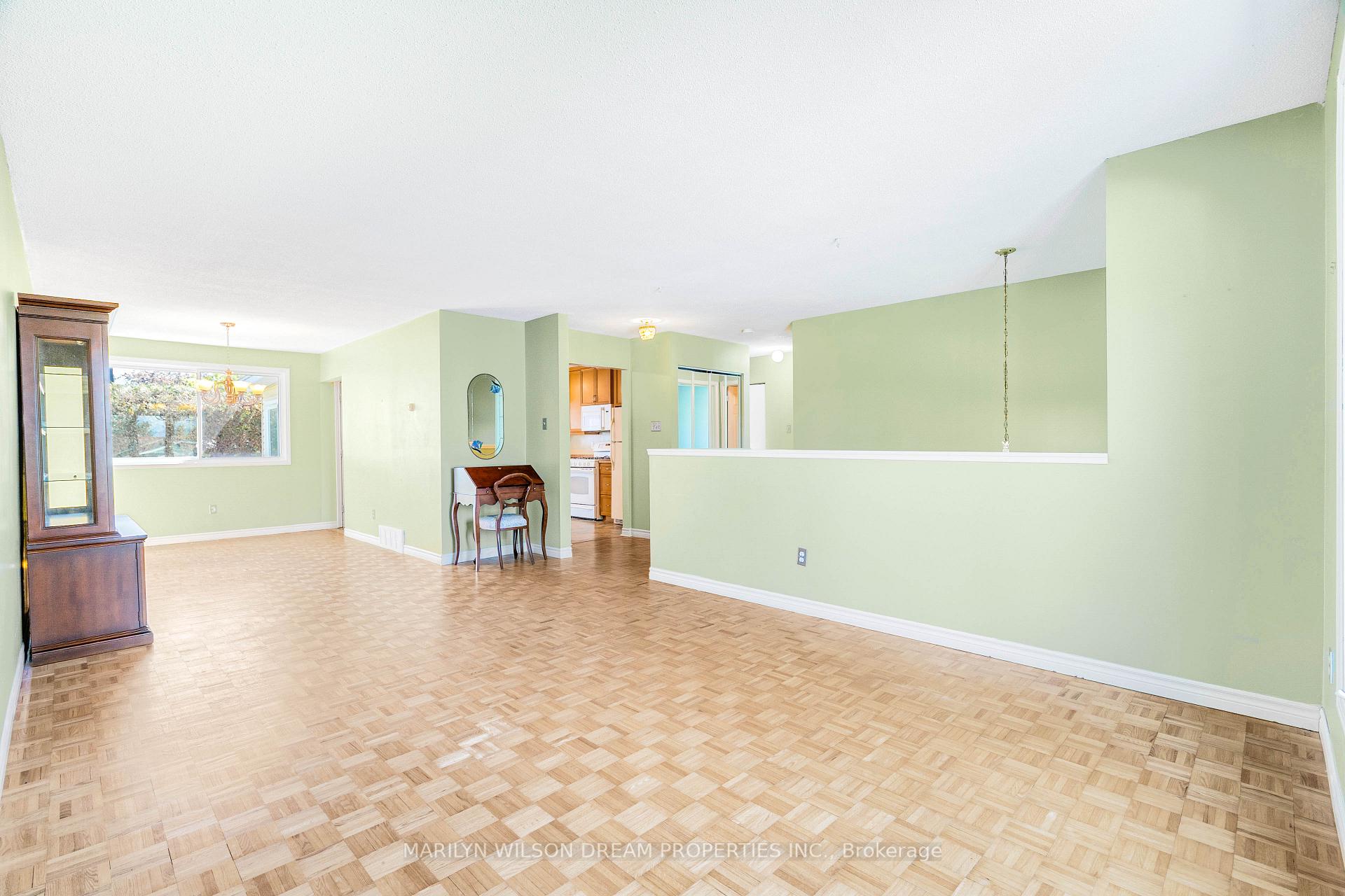 Photo 9 of 20 Coolbrook Crescent, Ottawa, Munster — HOMEH