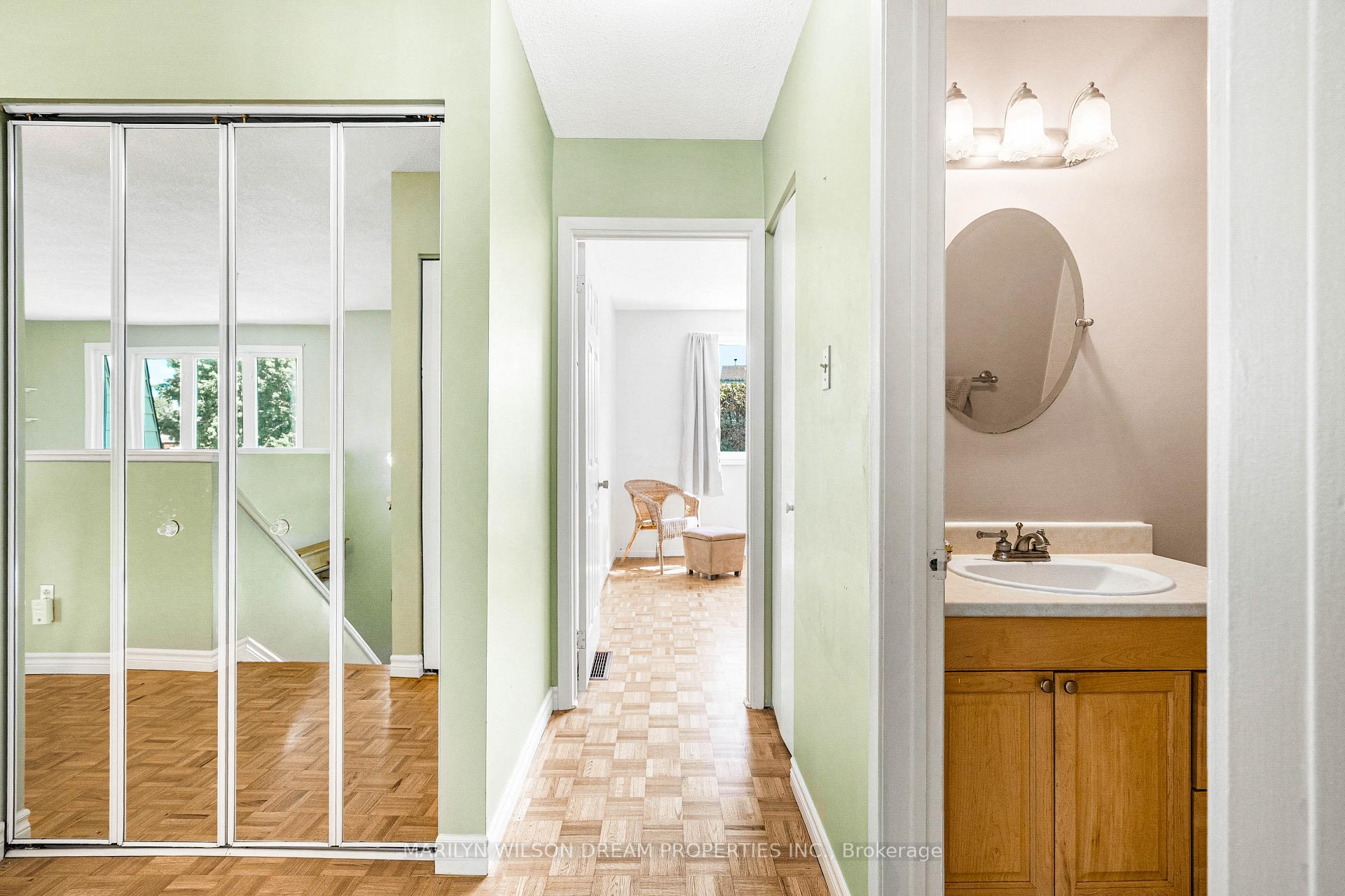 Photo 15 of 20 Coolbrook Crescent, Ottawa, Munster — HOMEH