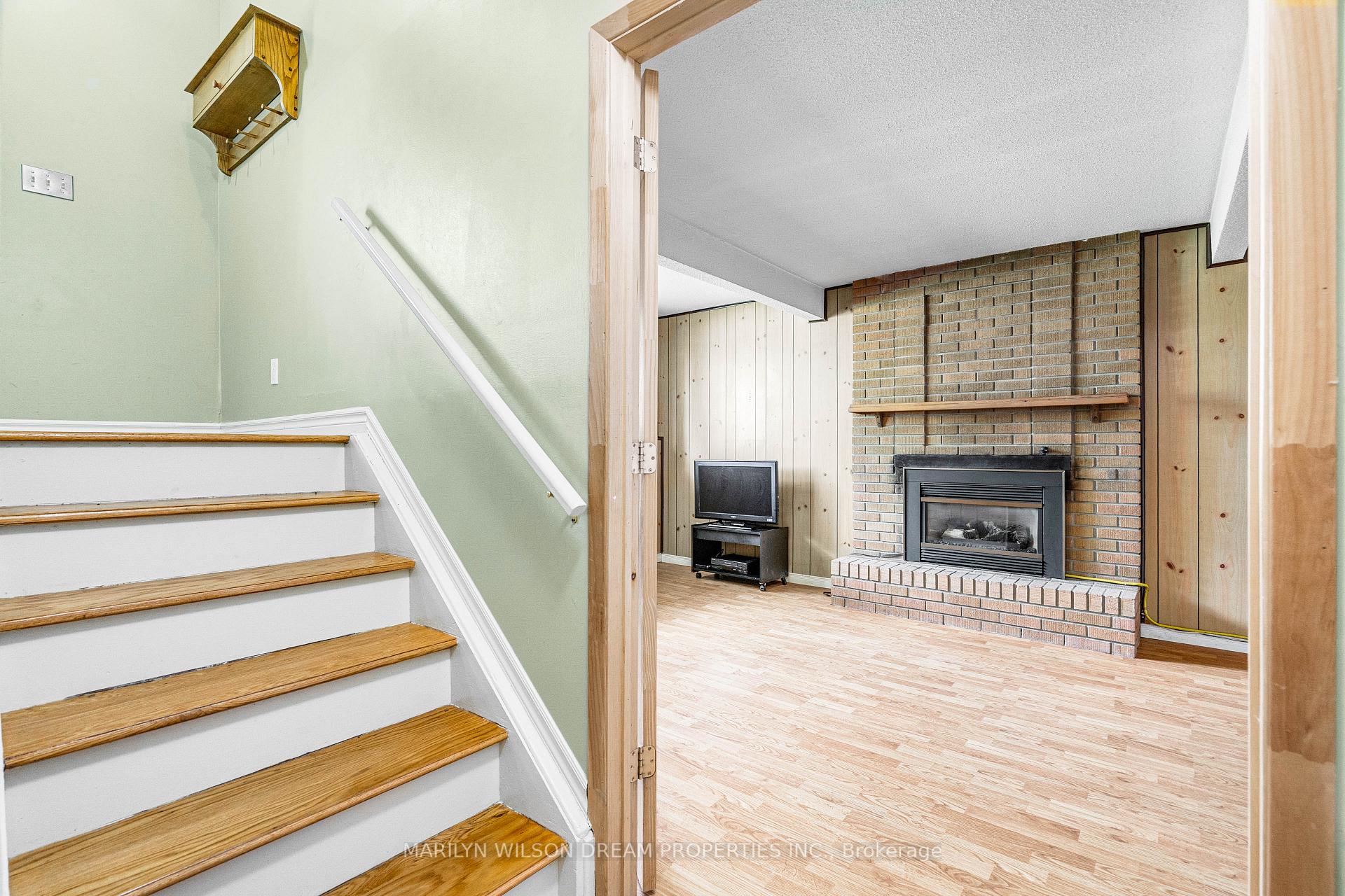 Photo 22 of 20 Coolbrook Crescent, Ottawa, Munster — HOMEH