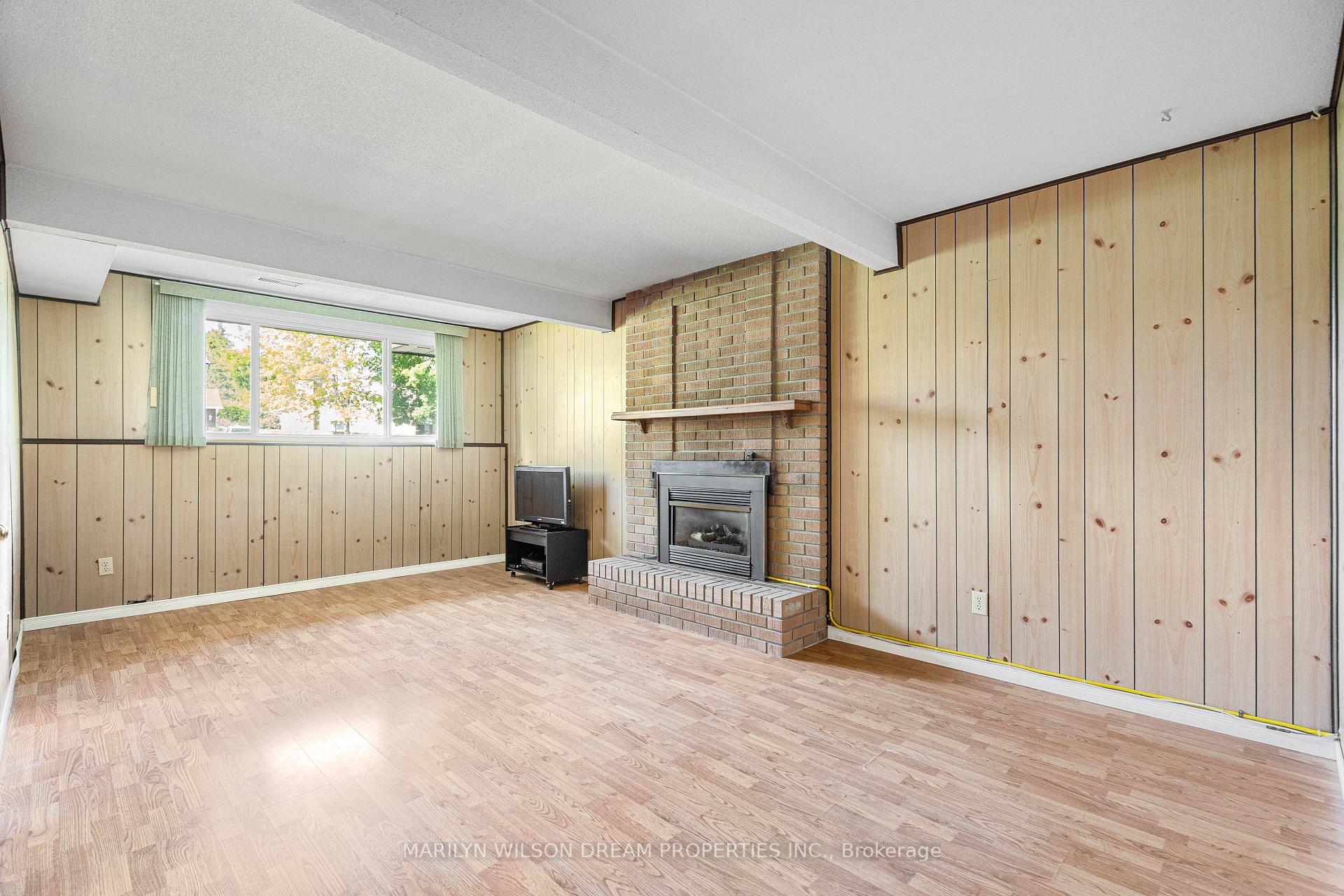 Photo 23 of 20 Coolbrook Crescent, Ottawa, Munster — HOMEH