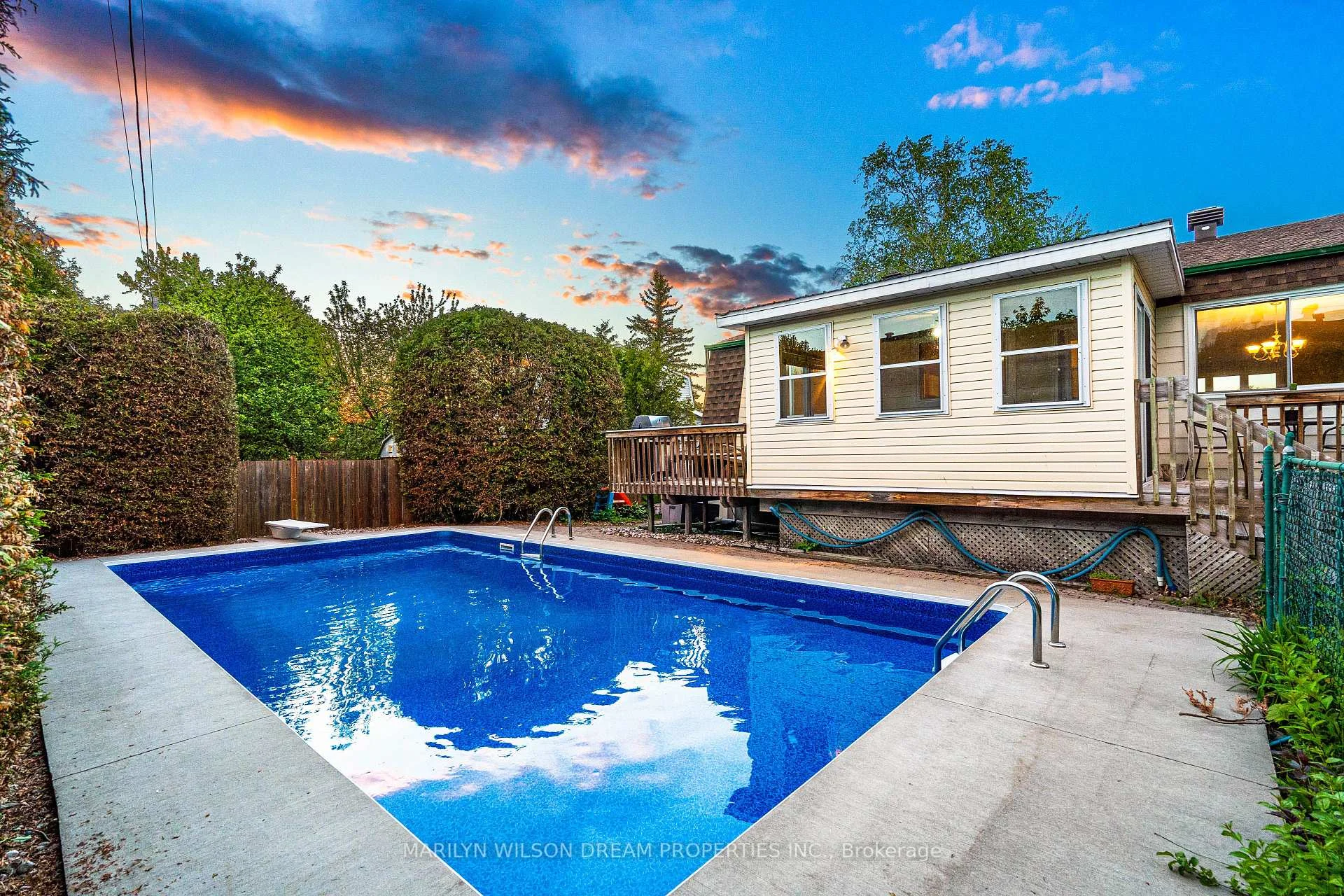 Photo 29 of 20 Coolbrook Crescent, Ottawa, Munster — HOMEH