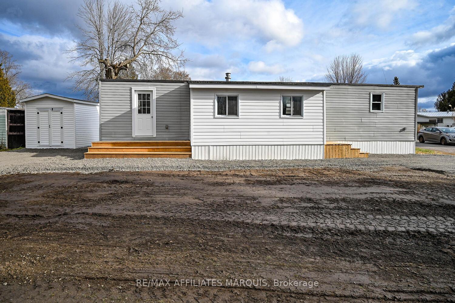 Photo 2 of 418 Nicole Street, Smiths Falls, Smiths Falls — HOMEH