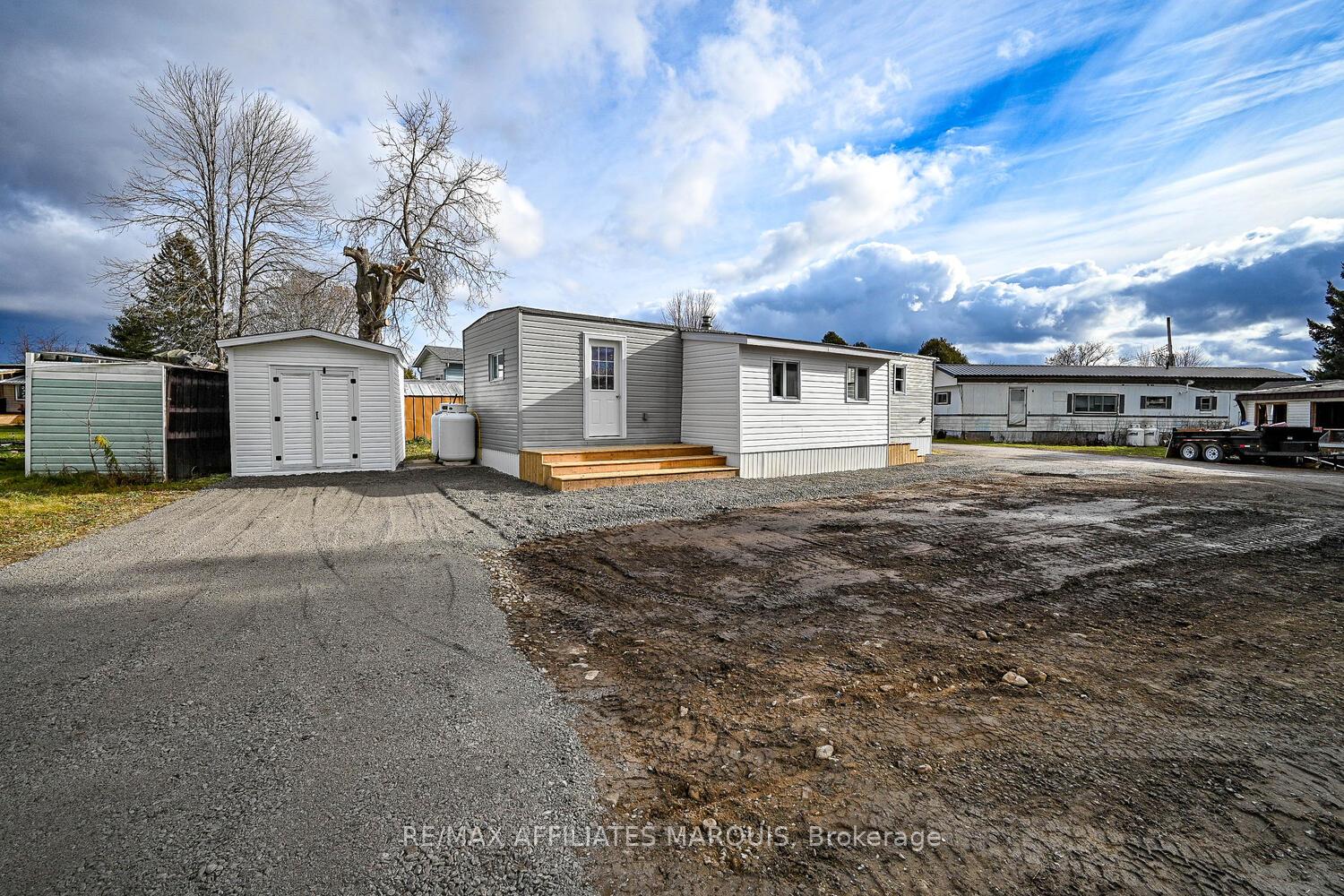 Photo 3 of 418 Nicole Street, Smiths Falls, Smiths Falls — HOMEH
