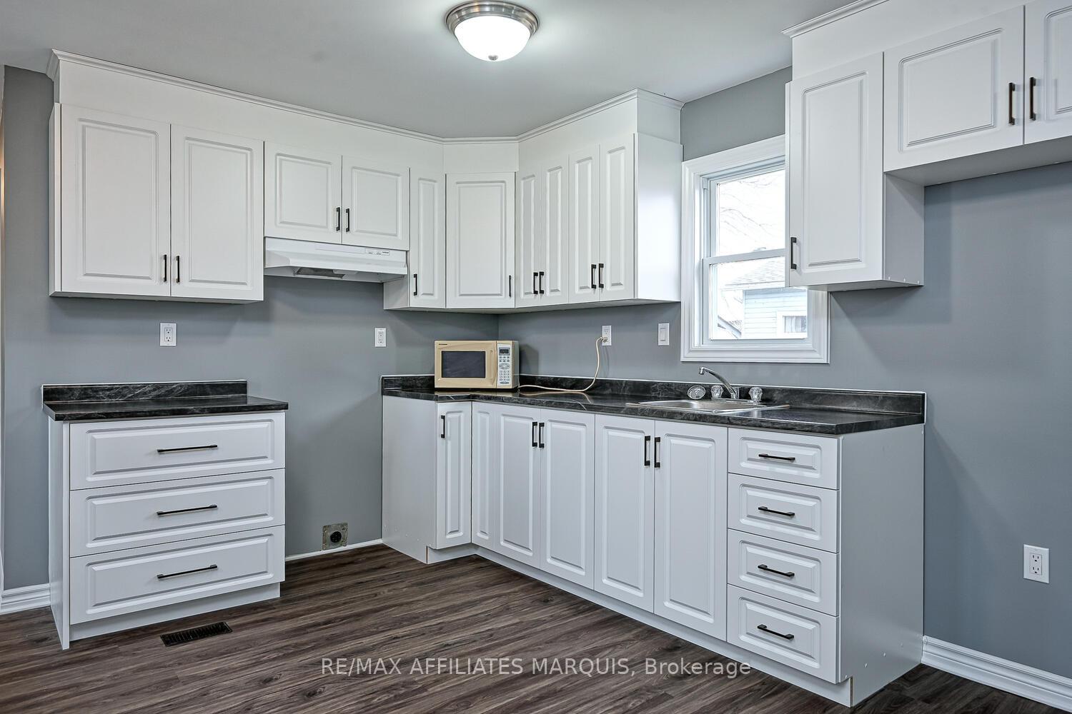 Photo 14 of 418 Nicole Street, Smiths Falls, Smiths Falls — HOMEH