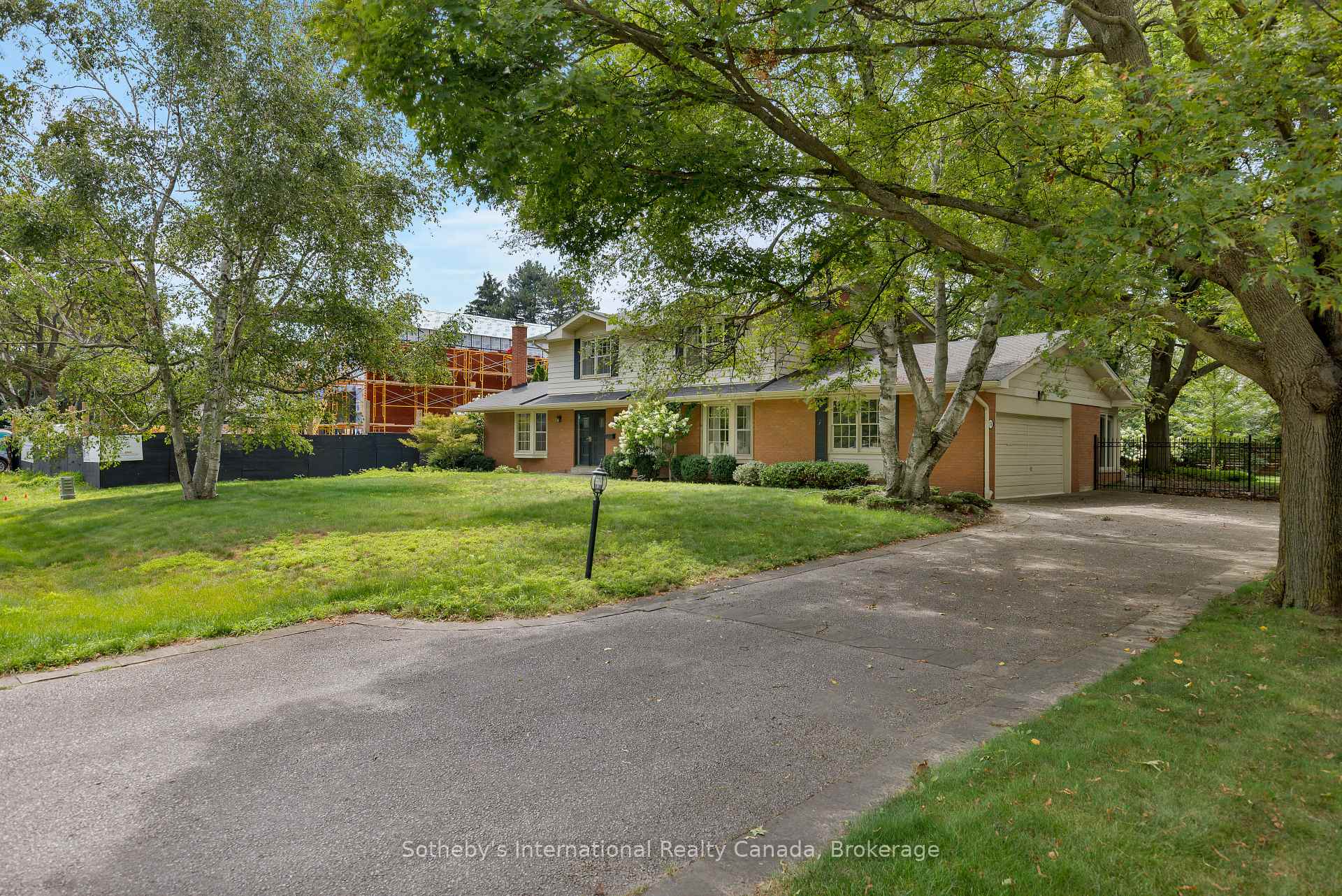 Photo 2 of 174 Claxton Drive, Oakville, Morrison — HOMEH