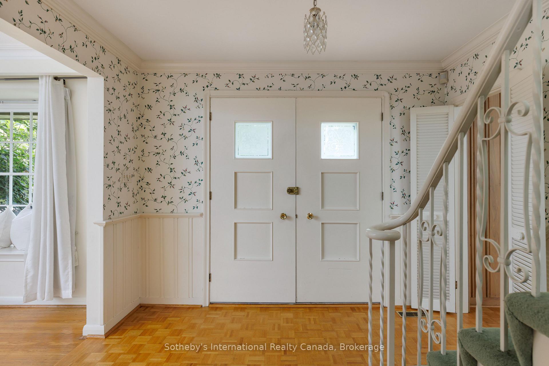 Photo 3 of 174 Claxton Drive, Oakville, Morrison — HOMEH