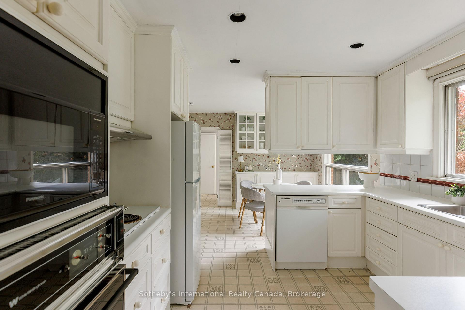 Photo 14 of 174 Claxton Drive, Oakville, Morrison — HOMEH