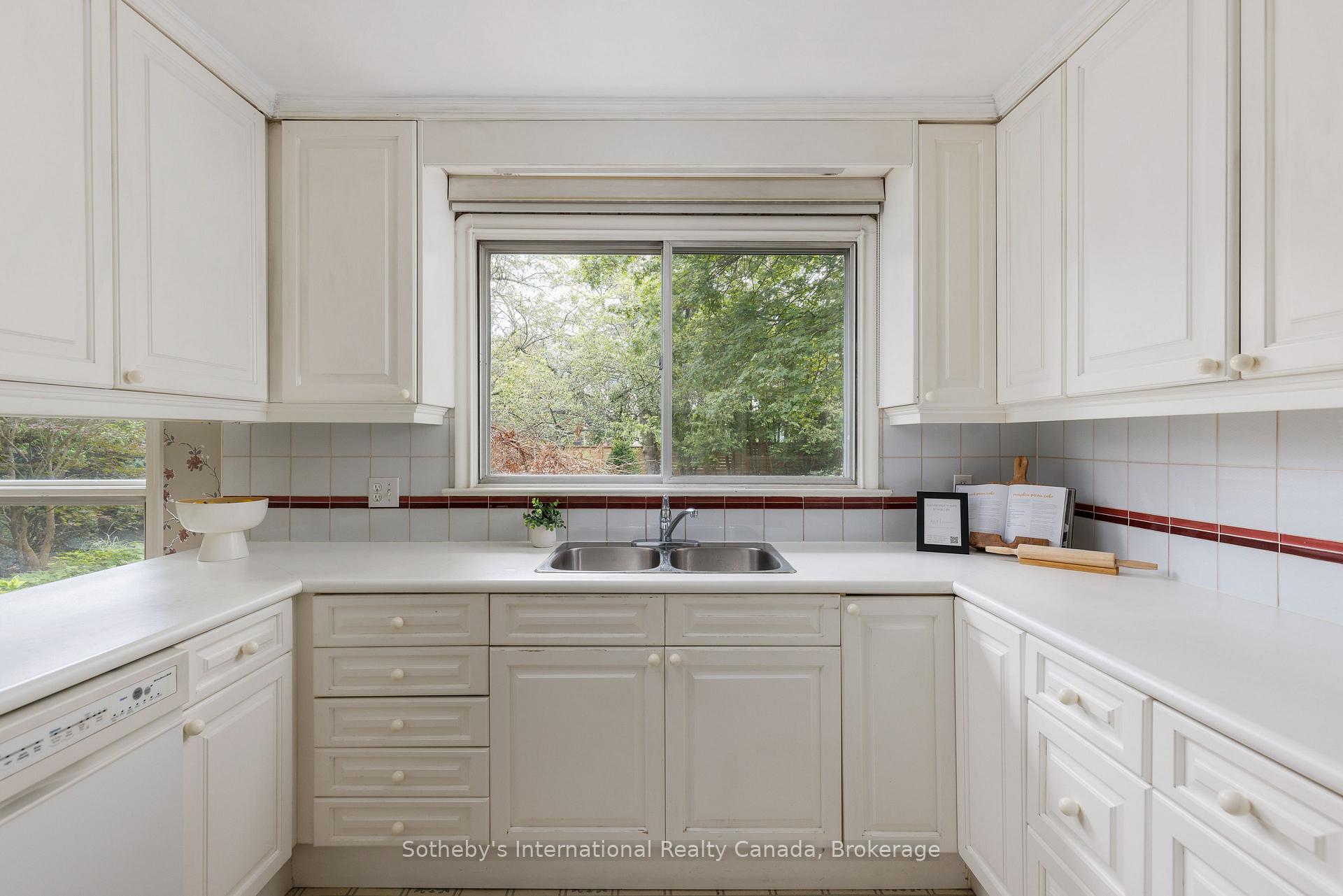 Photo 15 of 174 Claxton Drive, Oakville, Morrison — HOMEH