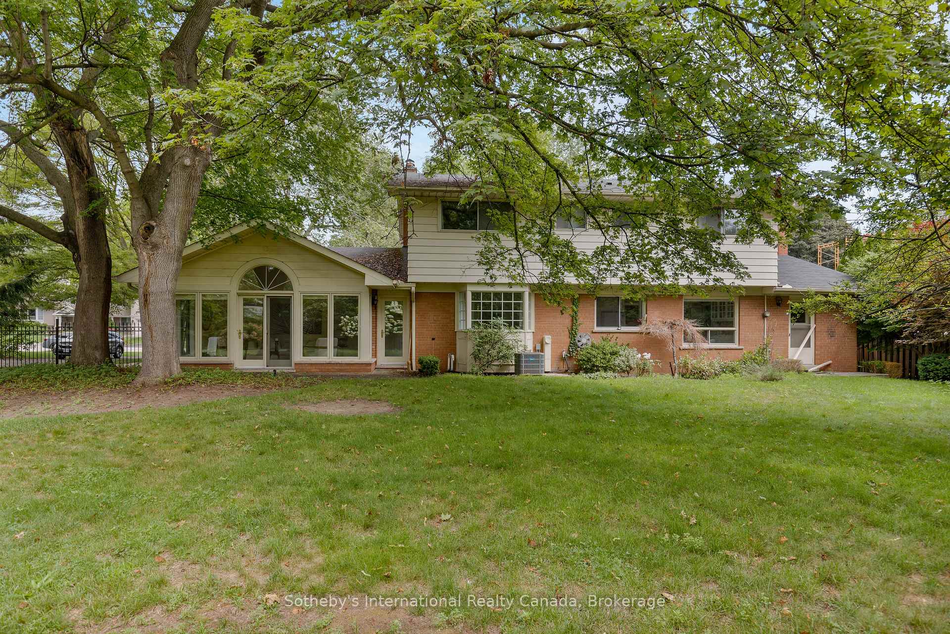 Photo 30 of 174 Claxton Drive, Oakville, Morrison — HOMEH