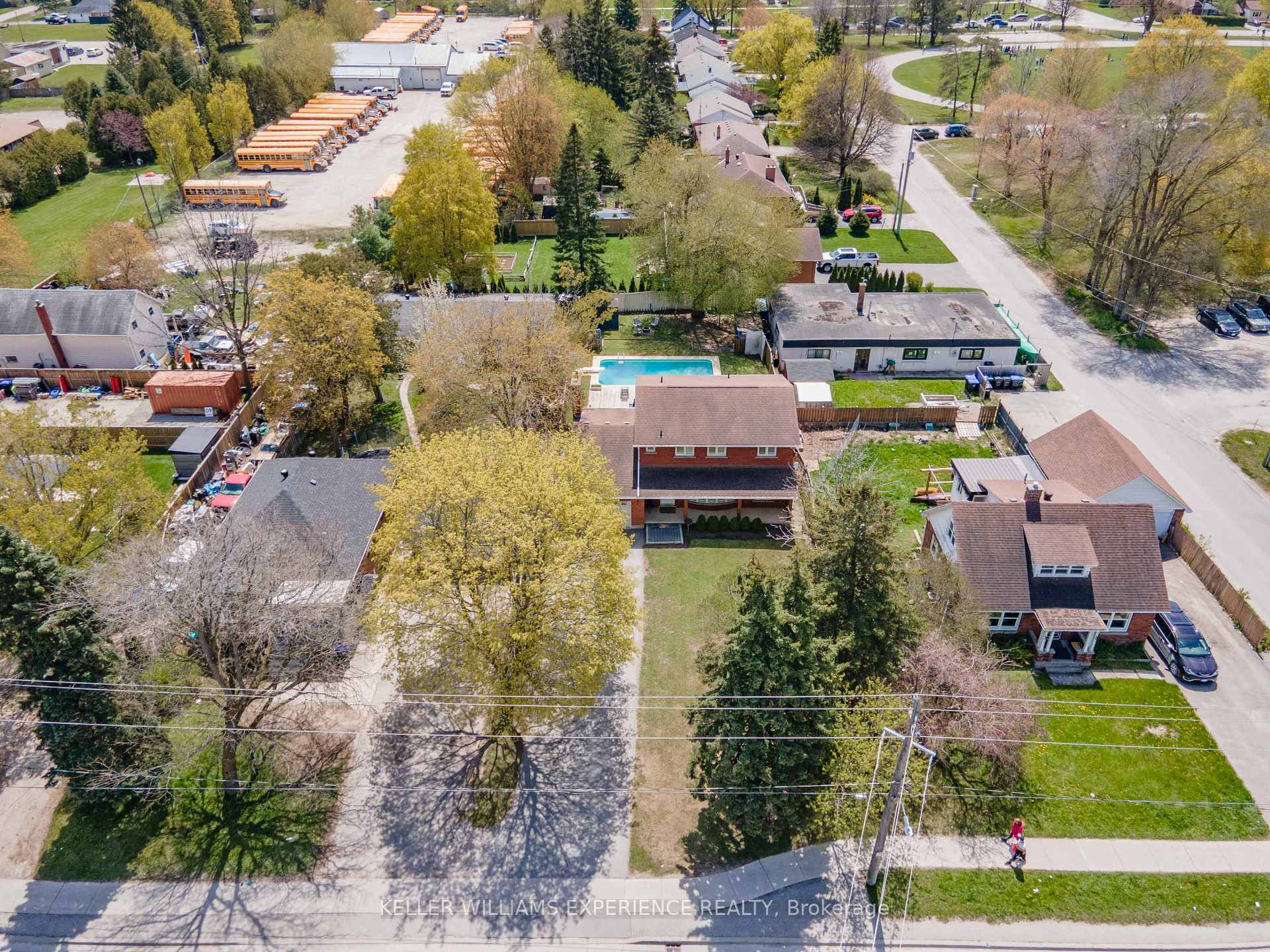 Photo 3 of 281 Victoria Street E, New Tecumseth, Alliston — HOMEH