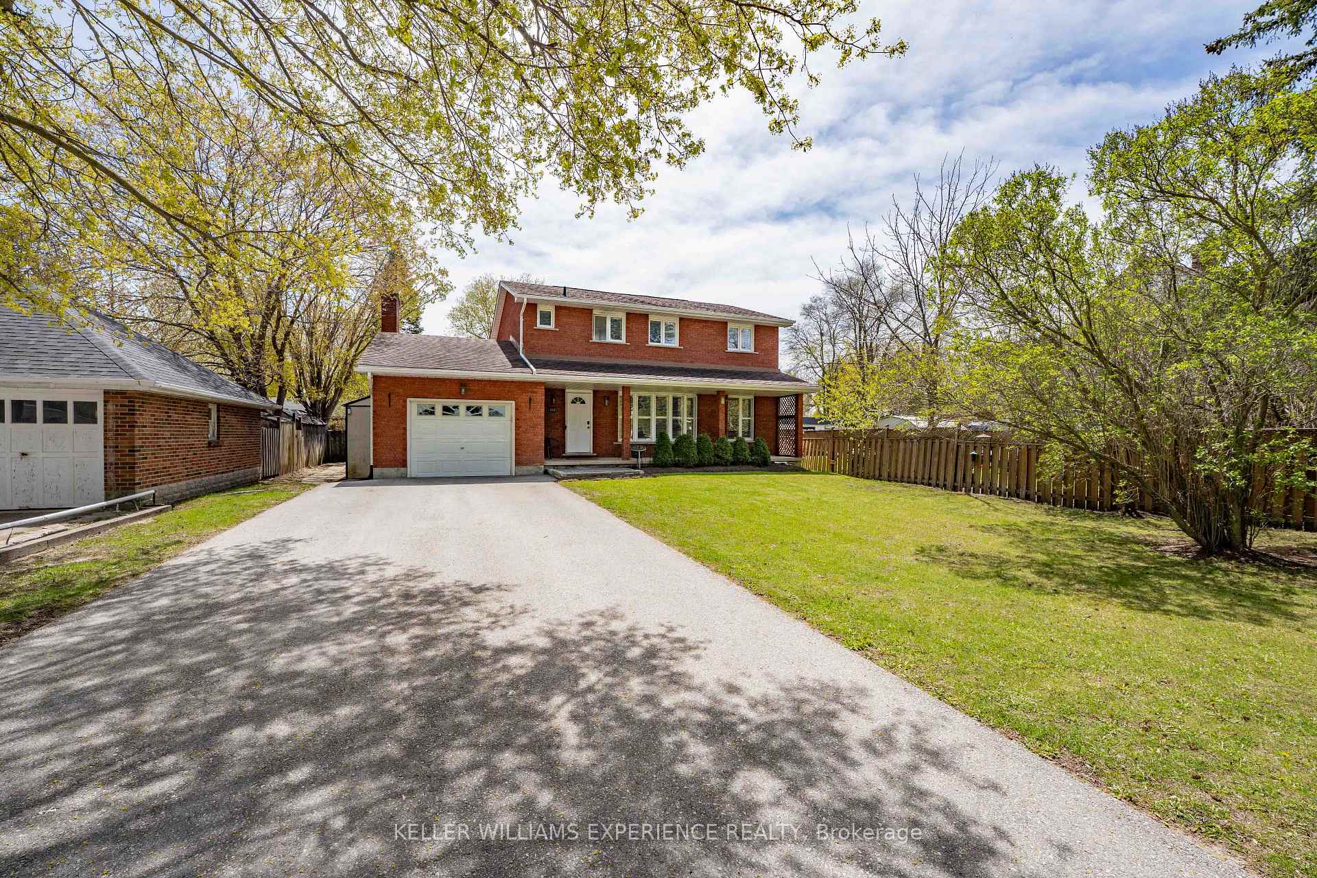 Photo 4 of 281 Victoria Street E, New Tecumseth, Alliston — HOMEH