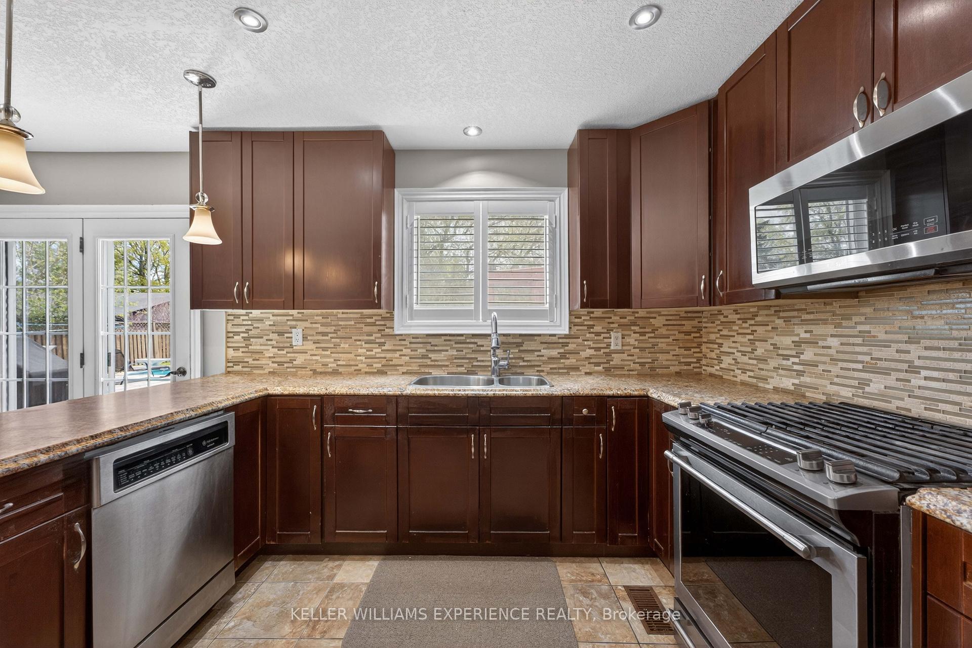 Photo 7 of 281 Victoria Street E, New Tecumseth, Alliston — HOMEH