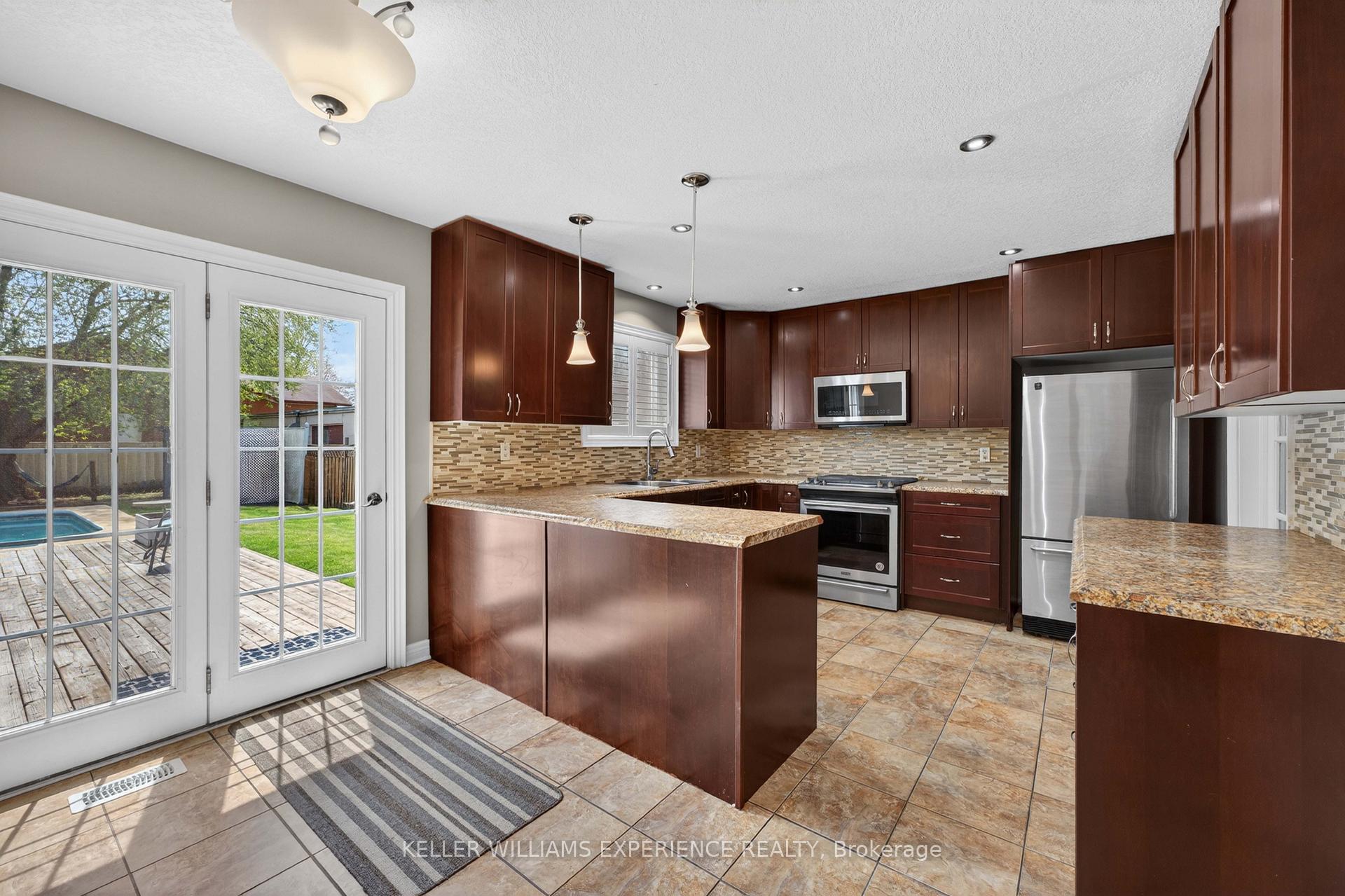 Photo 8 of 281 Victoria Street E, New Tecumseth, Alliston — HOMEH